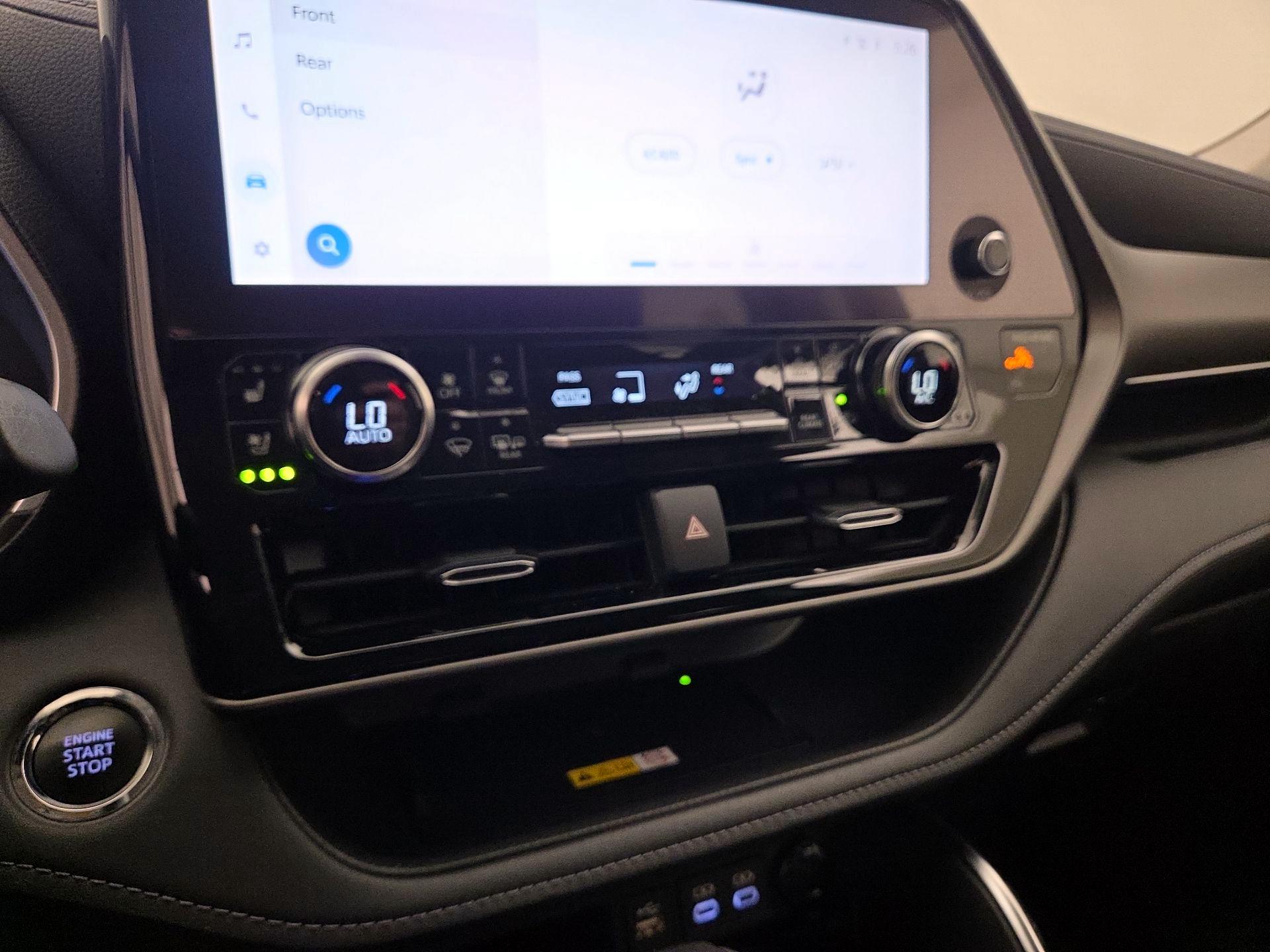 Thumbnail: 2023 Toyota Highlander - 16