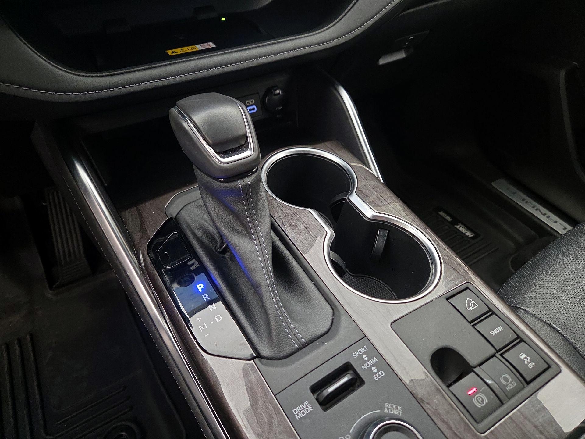 Thumbnail: 2023 Toyota Highlander - 17