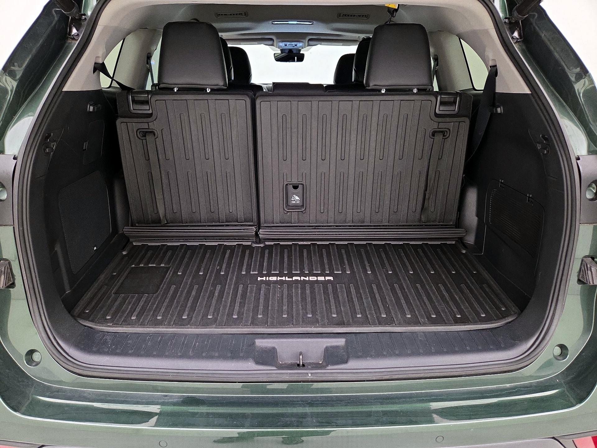 Thumbnail: 2023 Toyota Highlander - 19