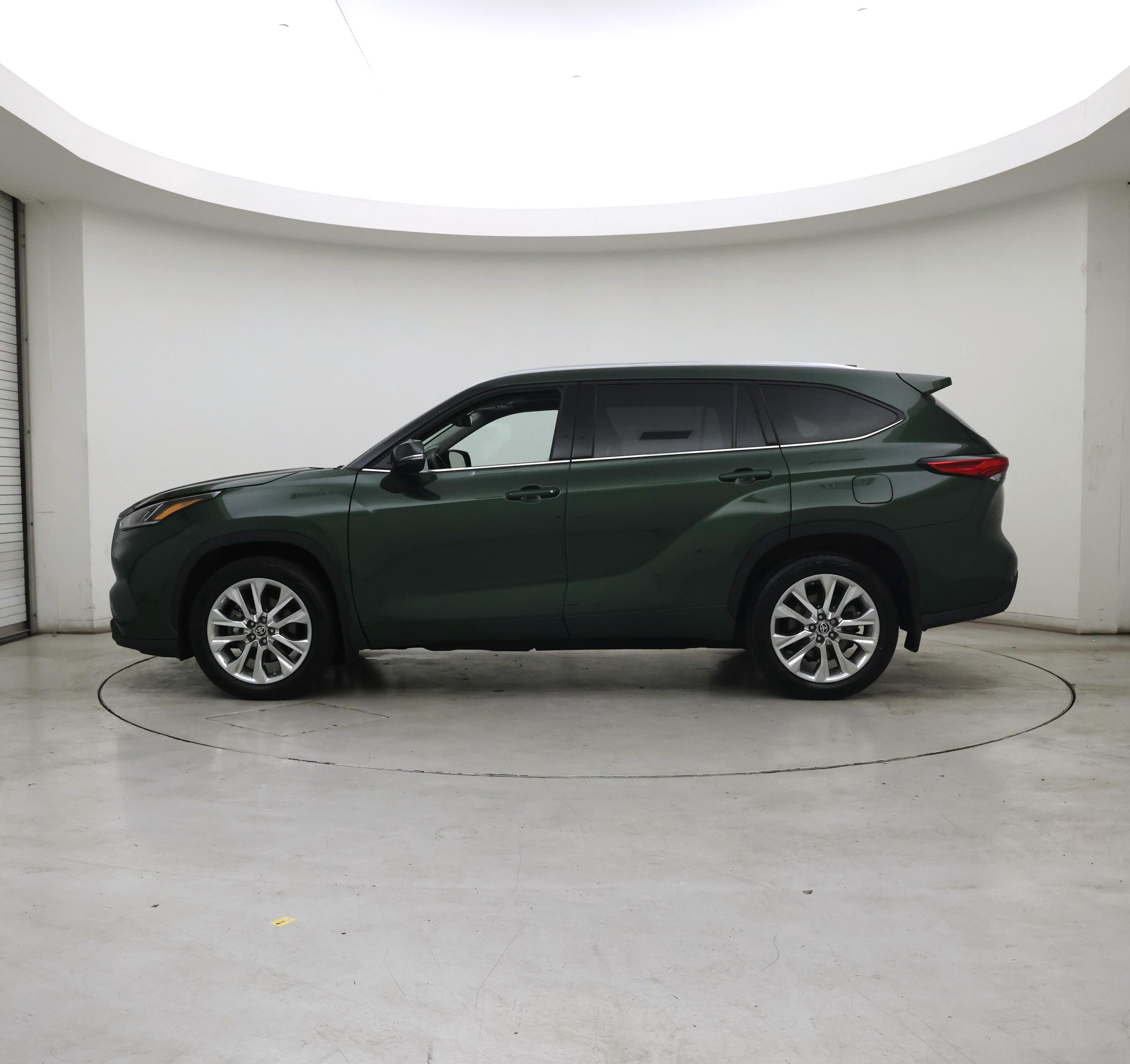 Thumbnail: 2023 Toyota Highlander - 3