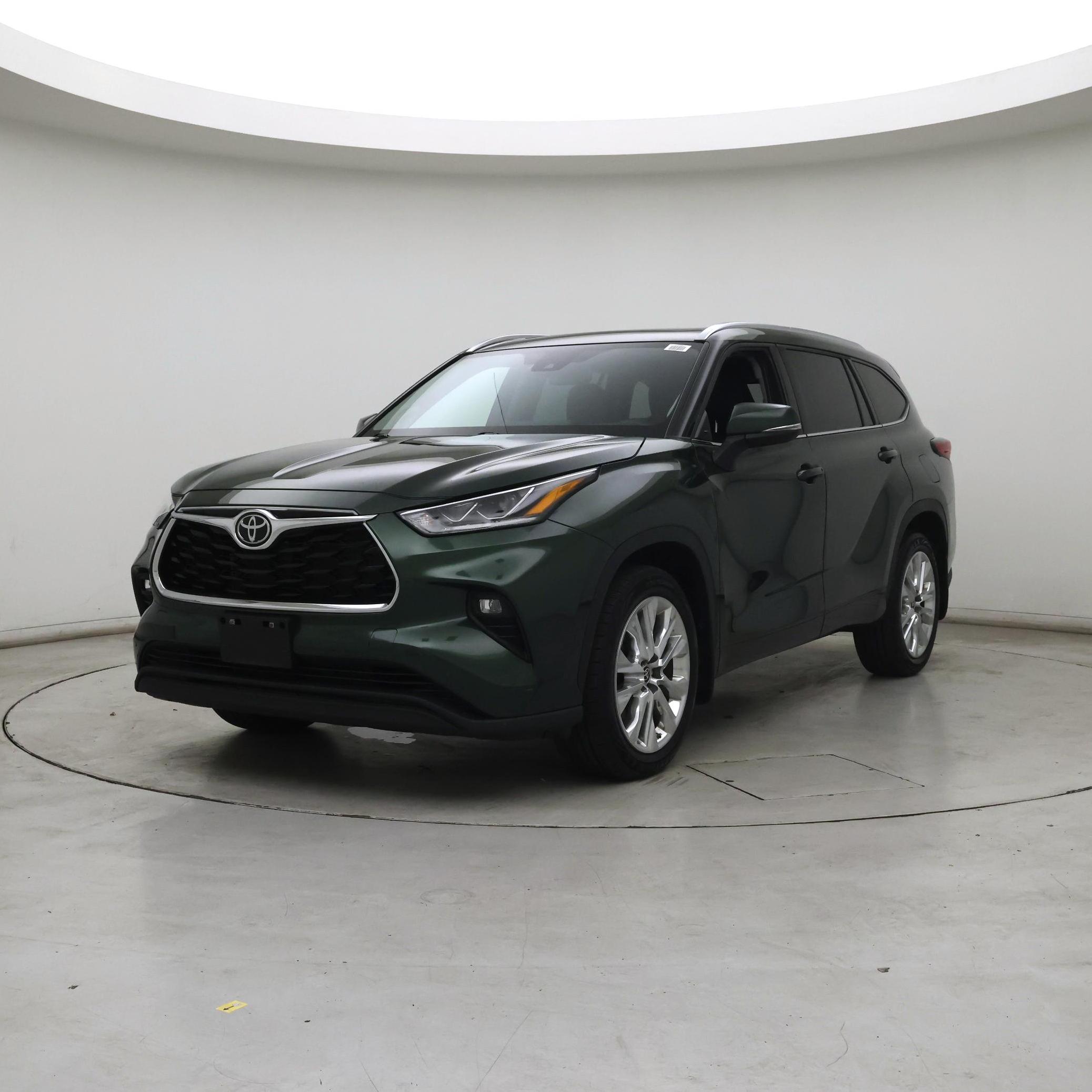 Thumbnail: 2023 Toyota Highlander - 4