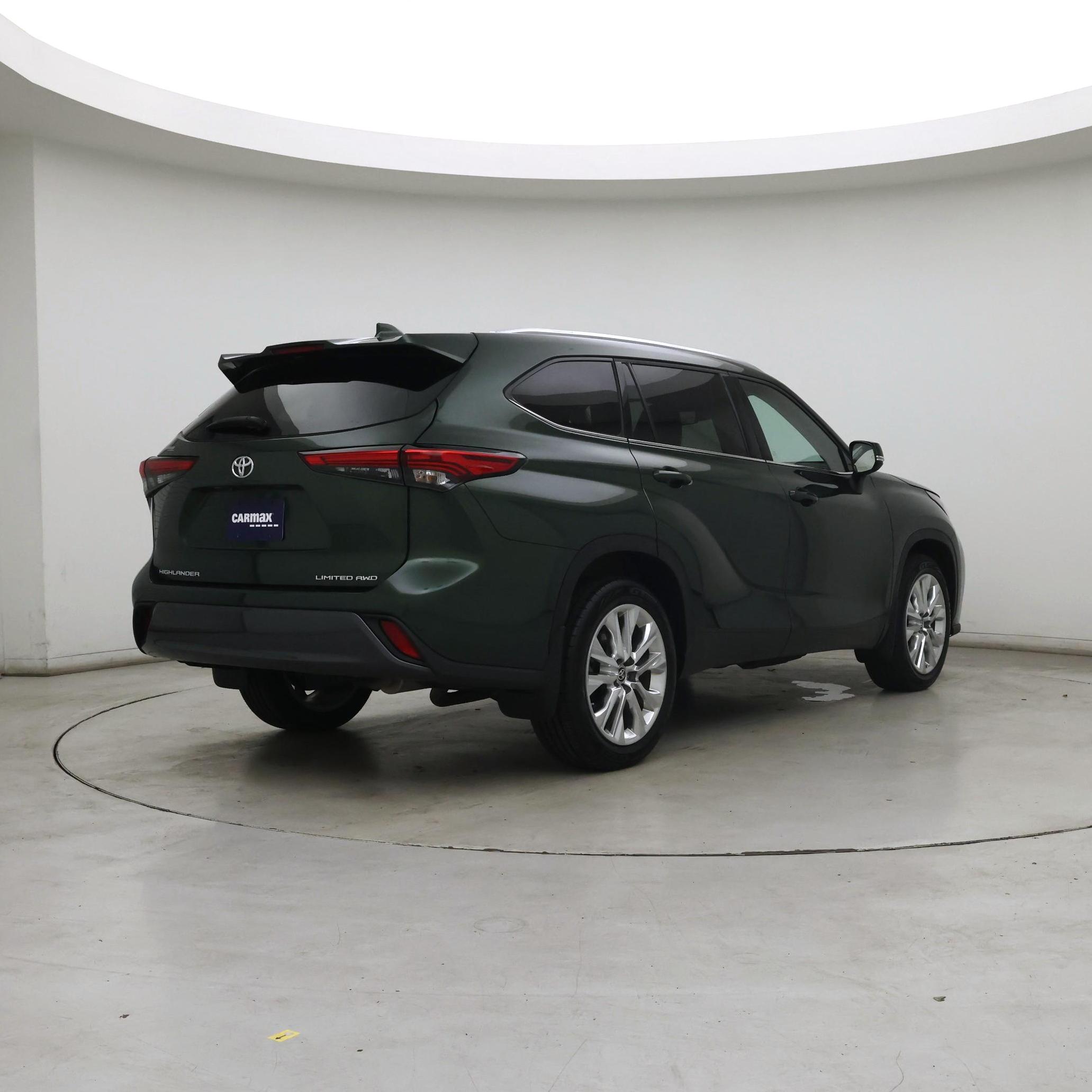 Thumbnail: 2023 Toyota Highlander - 8