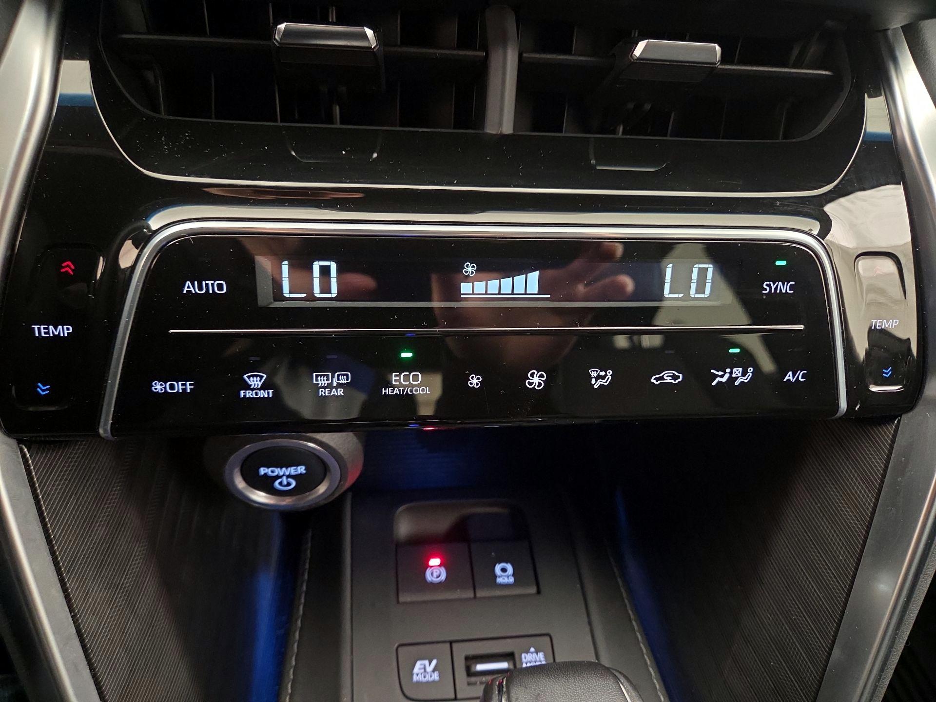 Thumbnail: 2023 Toyota Venza - 16