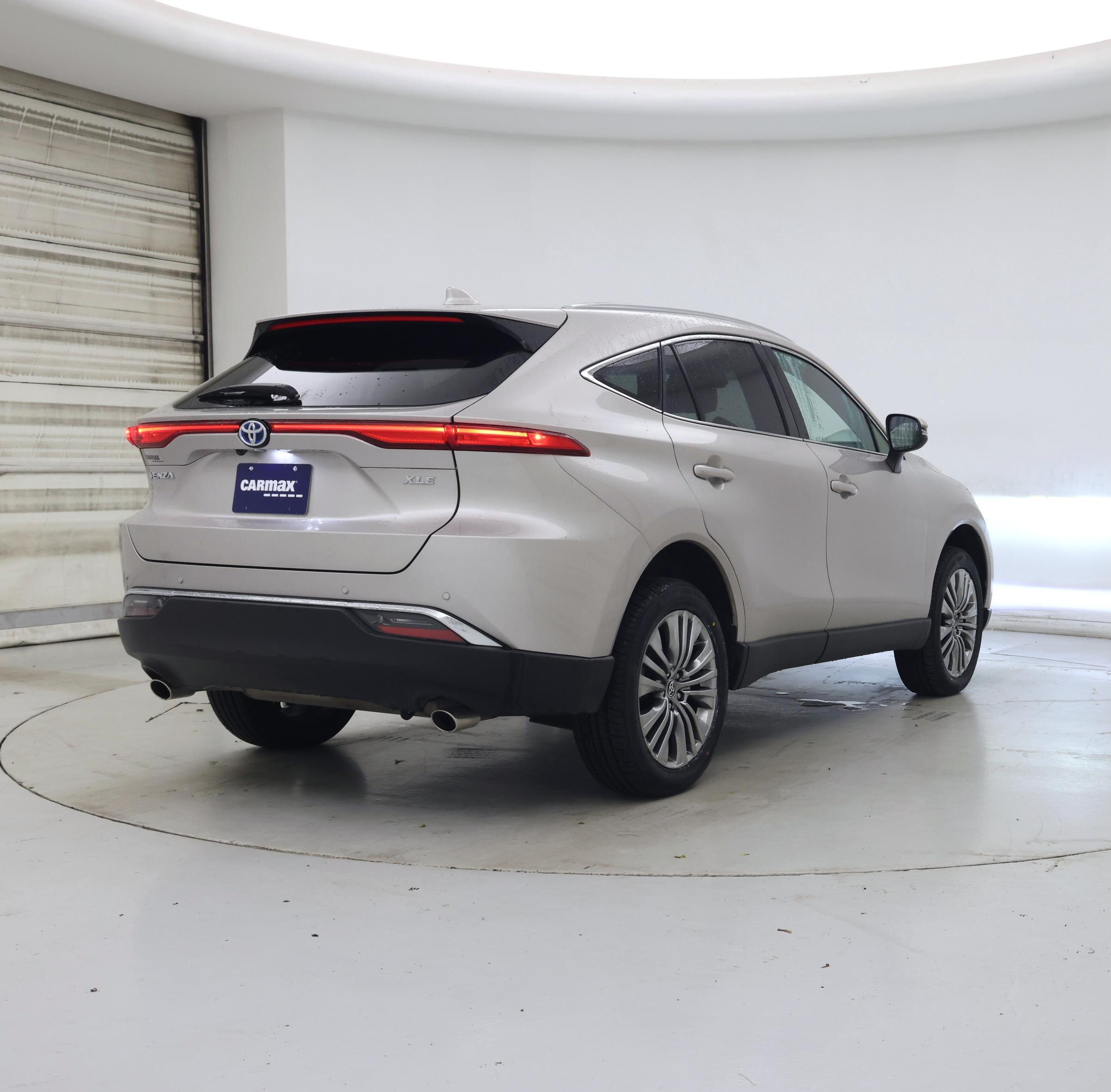 Thumbnail: 2023 Toyota Venza - 8