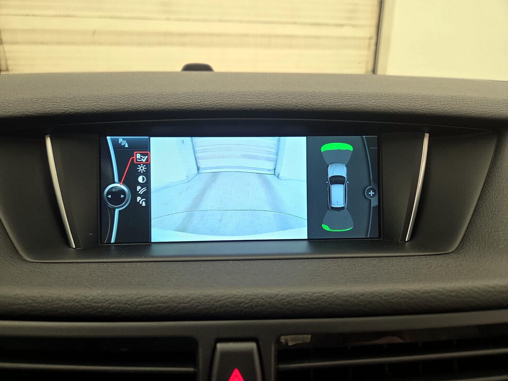 Thumbnail: 2015 BMW X1 - 15