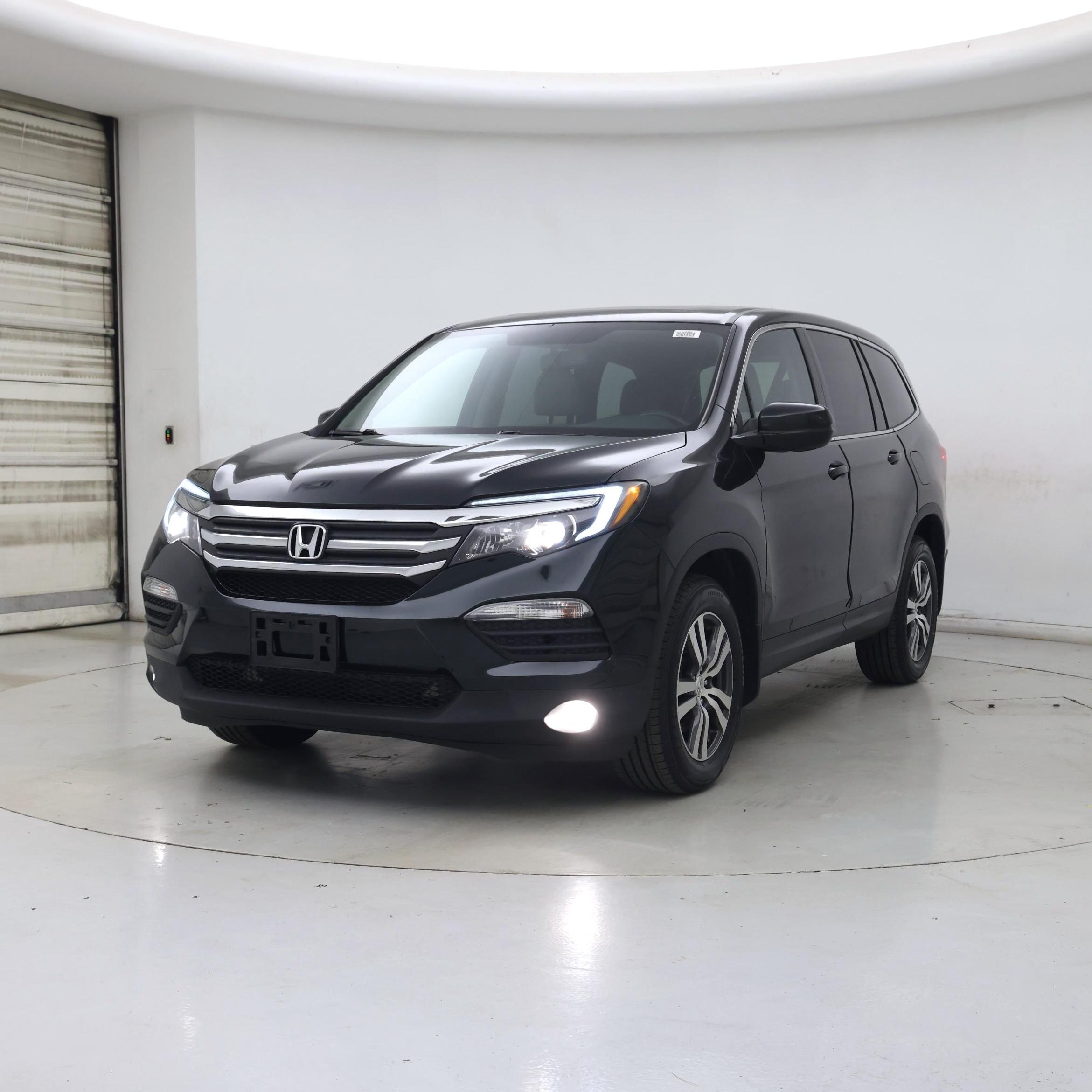 Thumbnail: 2017 Honda Pilot - 4