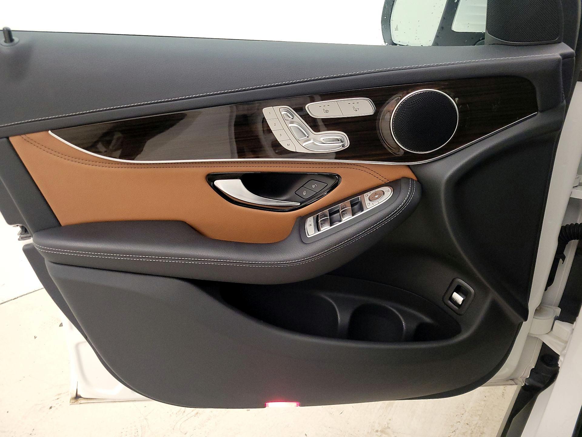 Thumbnail: 2019 Mercedes-Benz GLC - 12