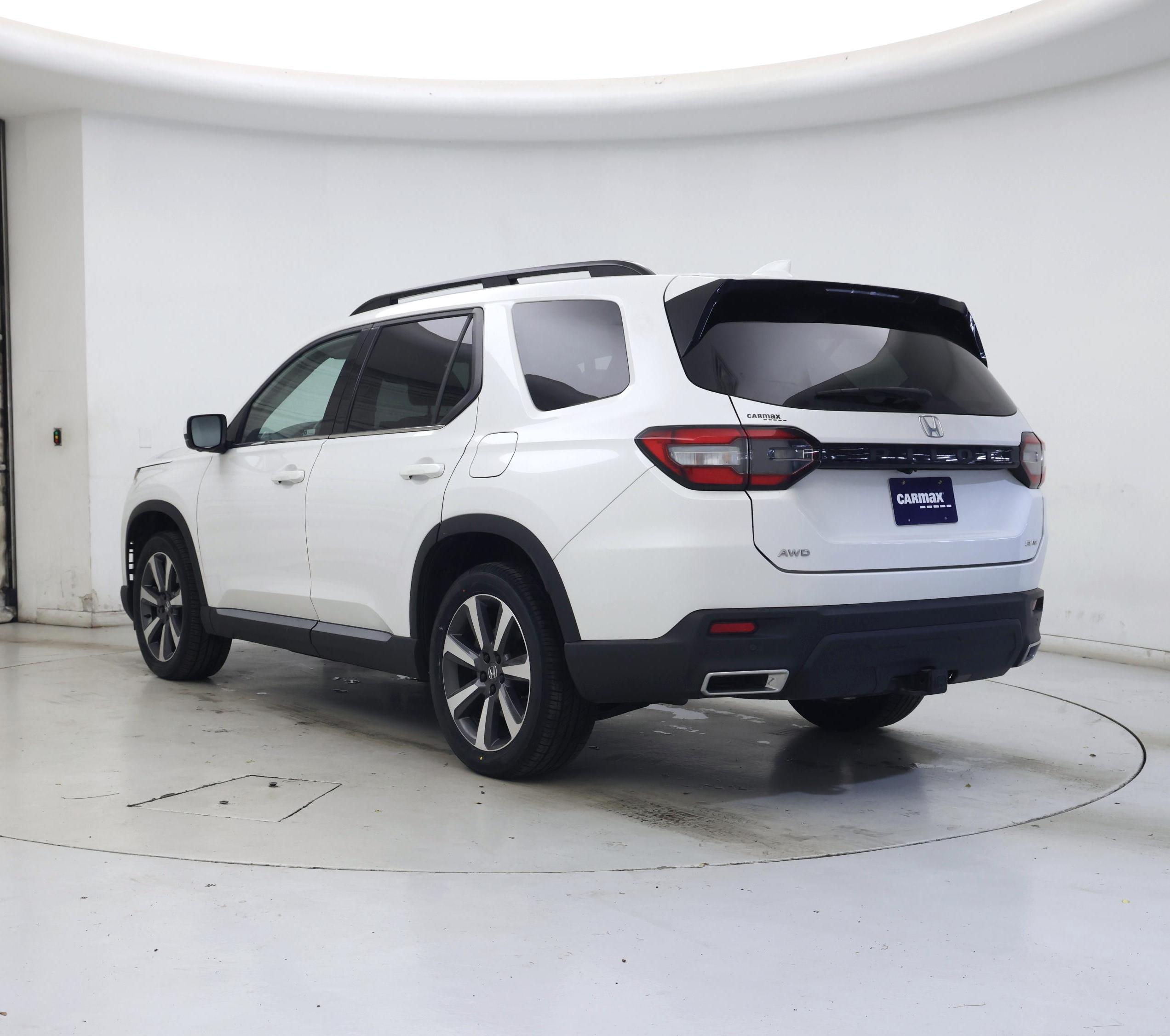 Thumbnail: 2023 Honda Pilot - 2