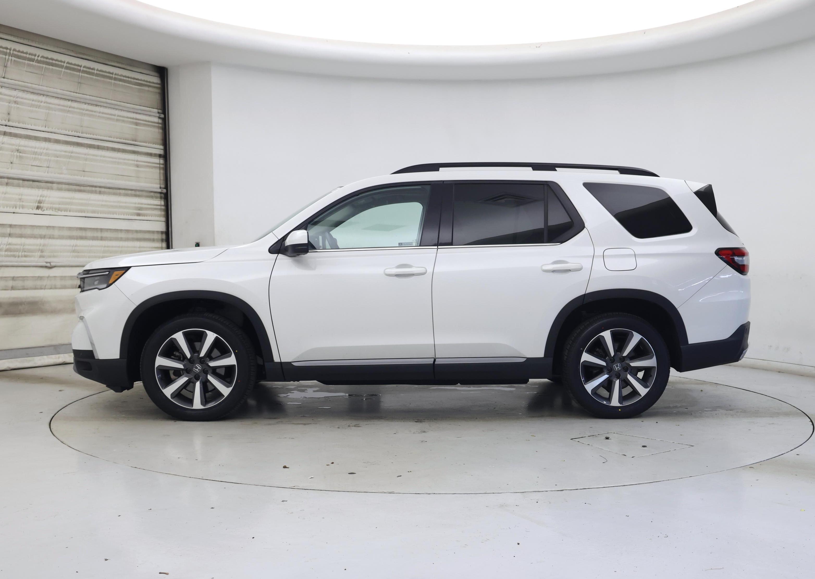 Thumbnail: 2023 Honda Pilot - 3