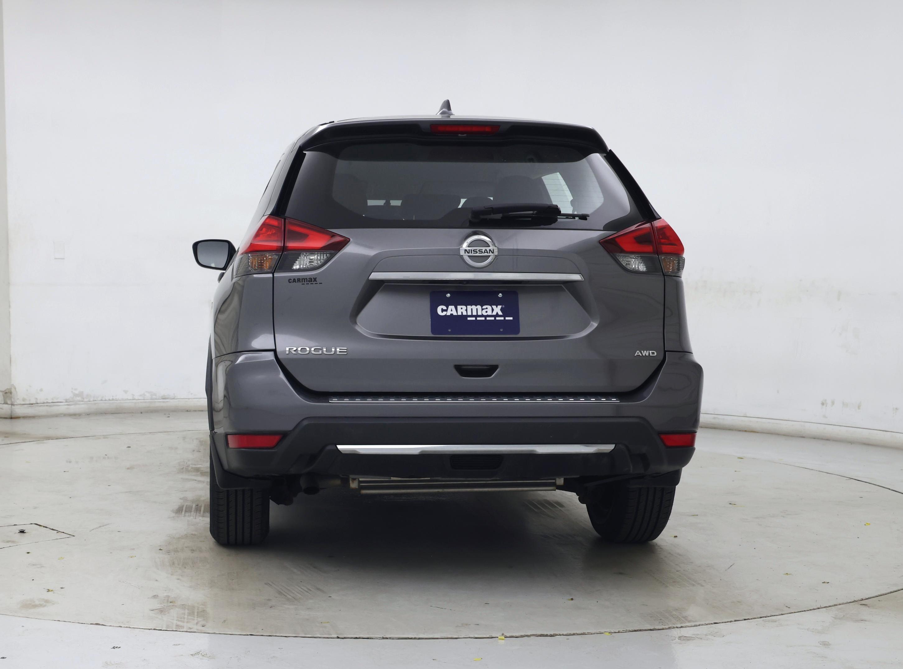 Thumbnail: 2017 Nissan Rogue - 6