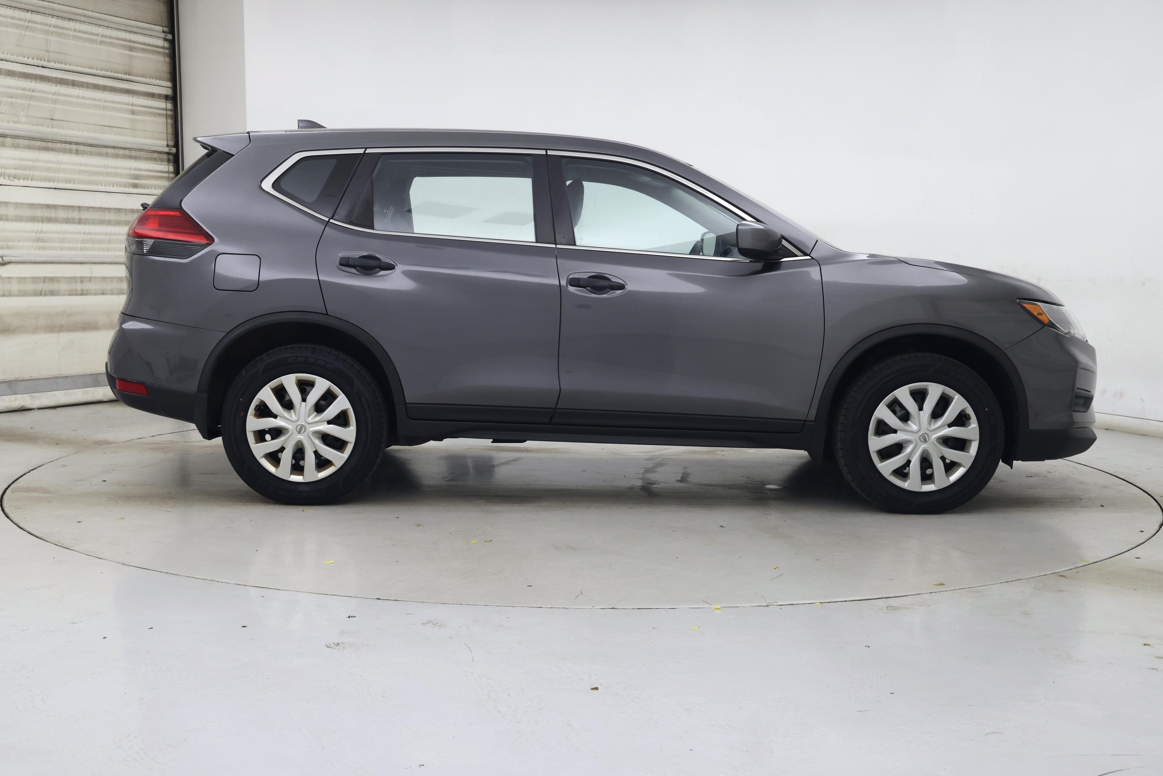 Thumbnail: 2017 Nissan Rogue - 7