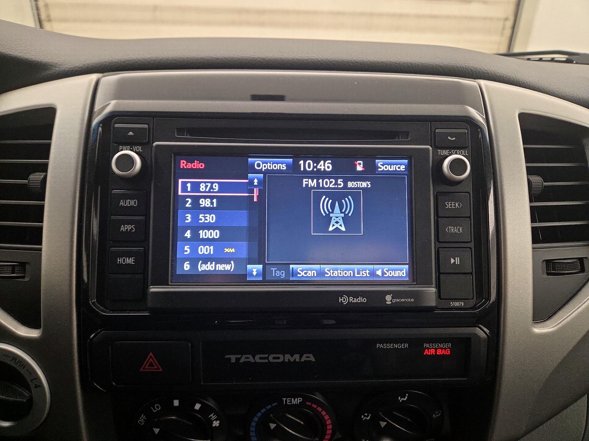 Thumbnail: 2015 Toyota Tacoma - 15