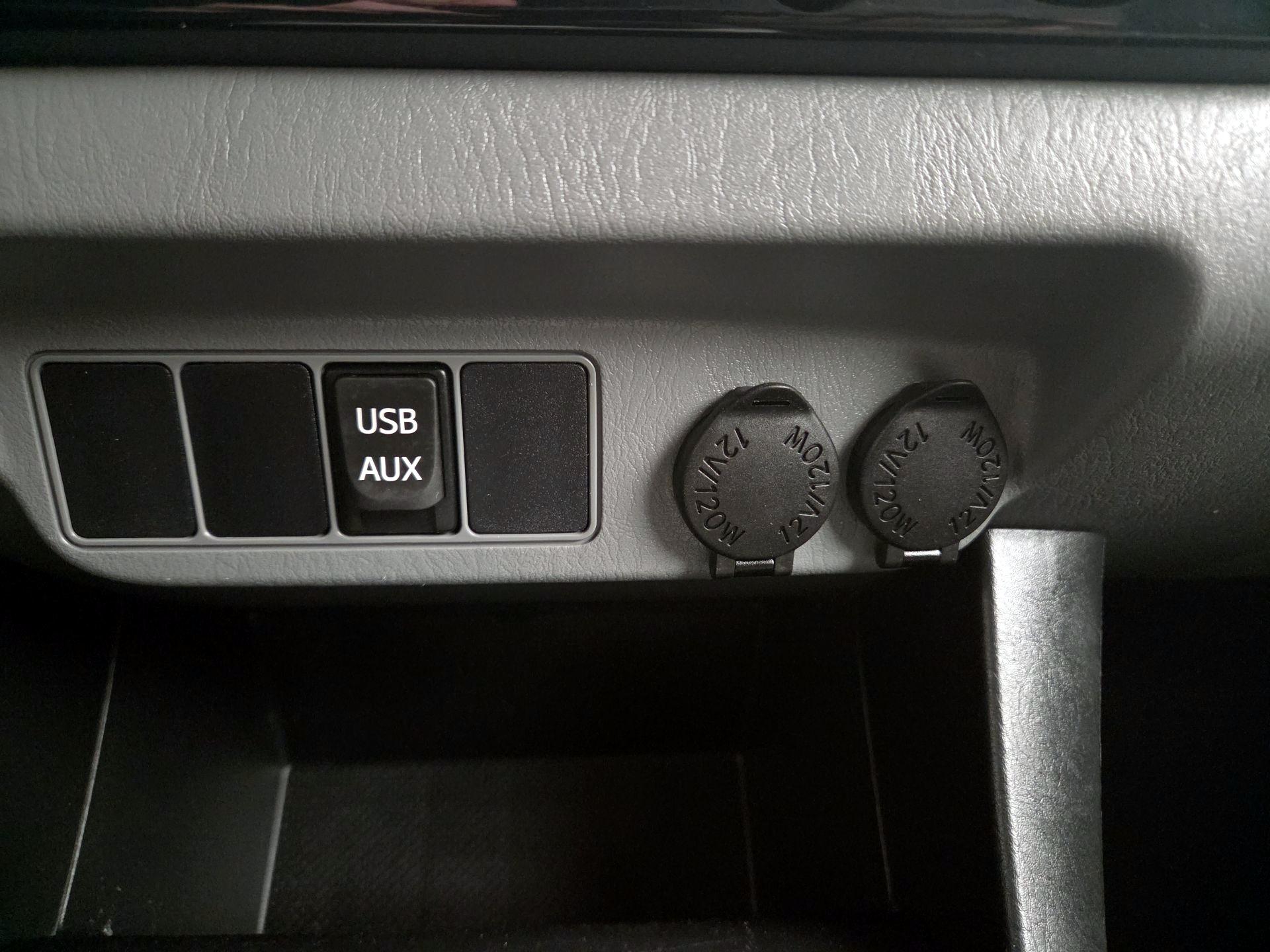 Thumbnail: 2015 Toyota Tacoma - 18