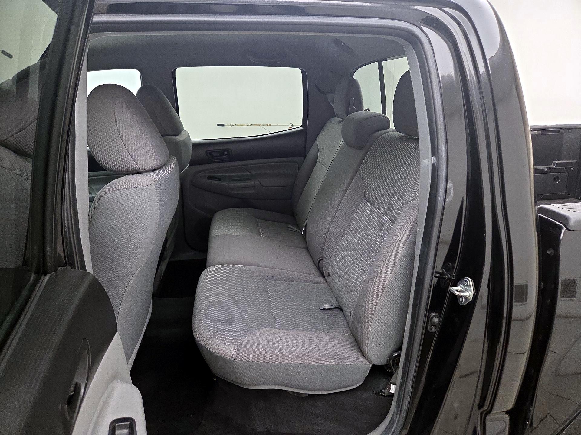 Thumbnail: 2015 Toyota Tacoma - 19