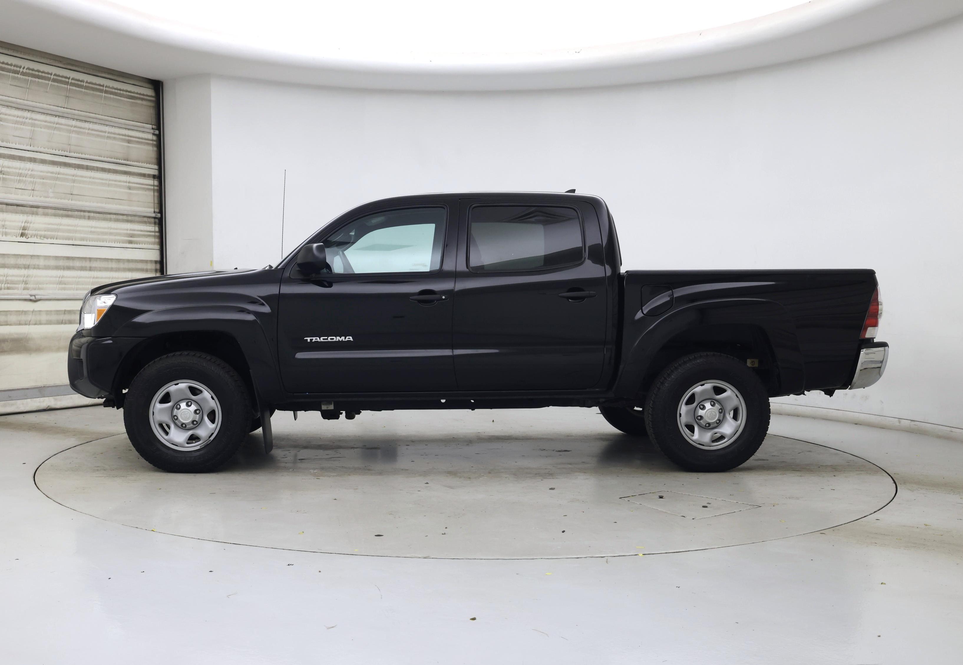 Thumbnail: 2015 Toyota Tacoma - 3