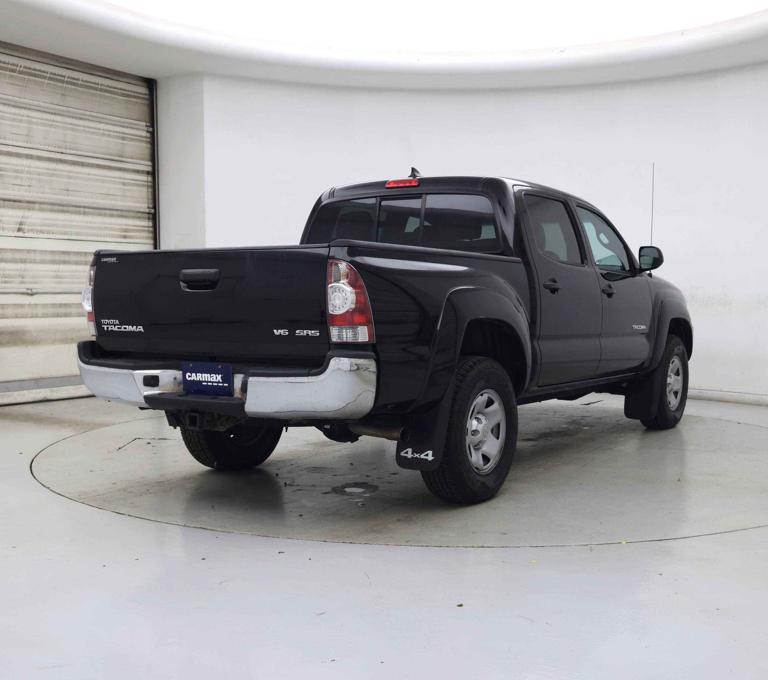 Thumbnail: 2015 Toyota Tacoma - 8