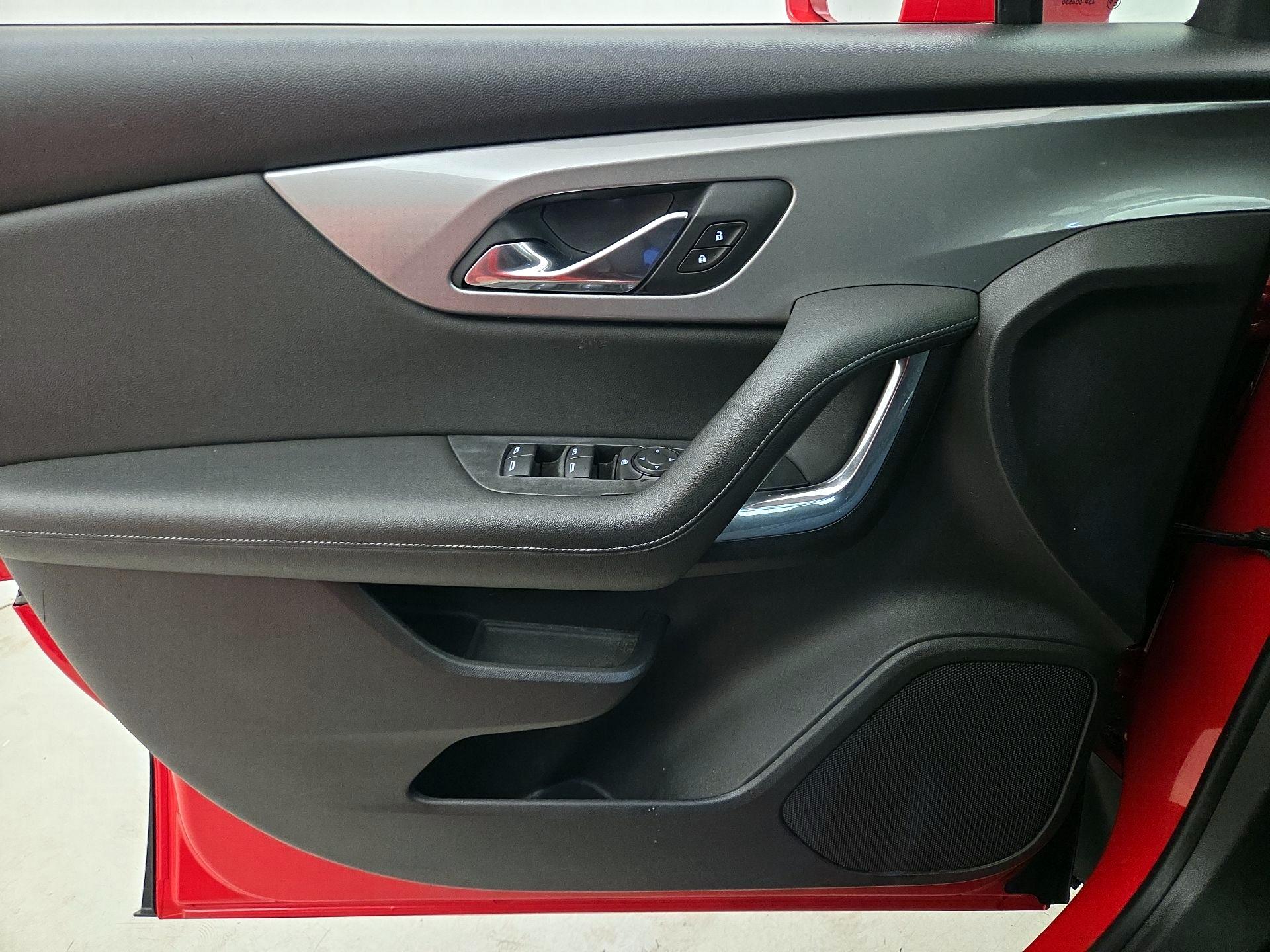 Thumbnail: 2019 Chevrolet Blazer - 12