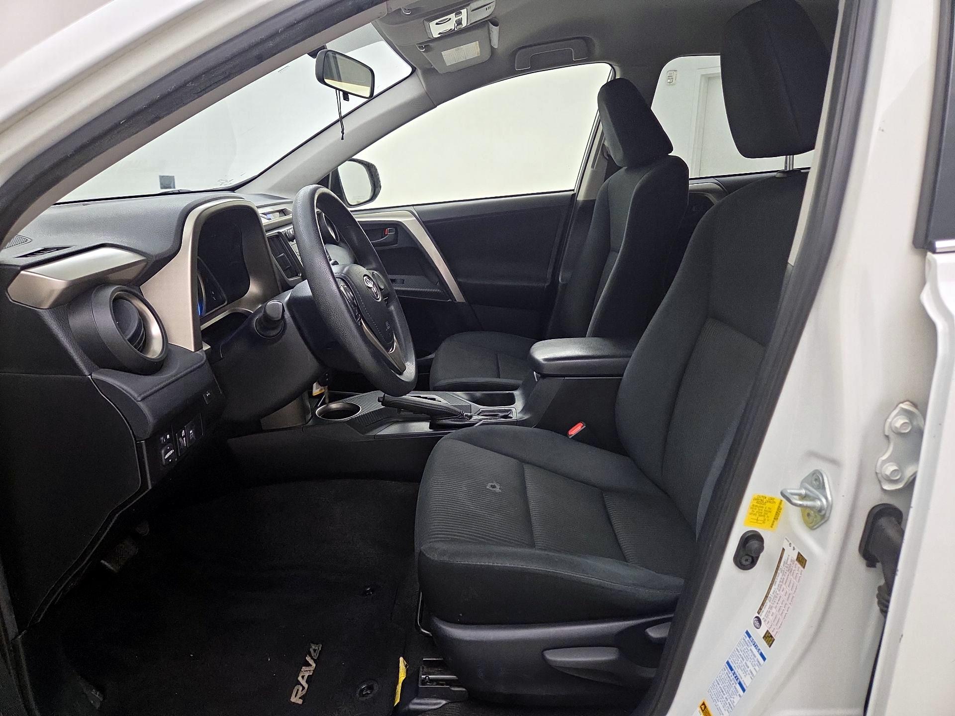 Thumbnail: 2015 Toyota RAV4 - 11