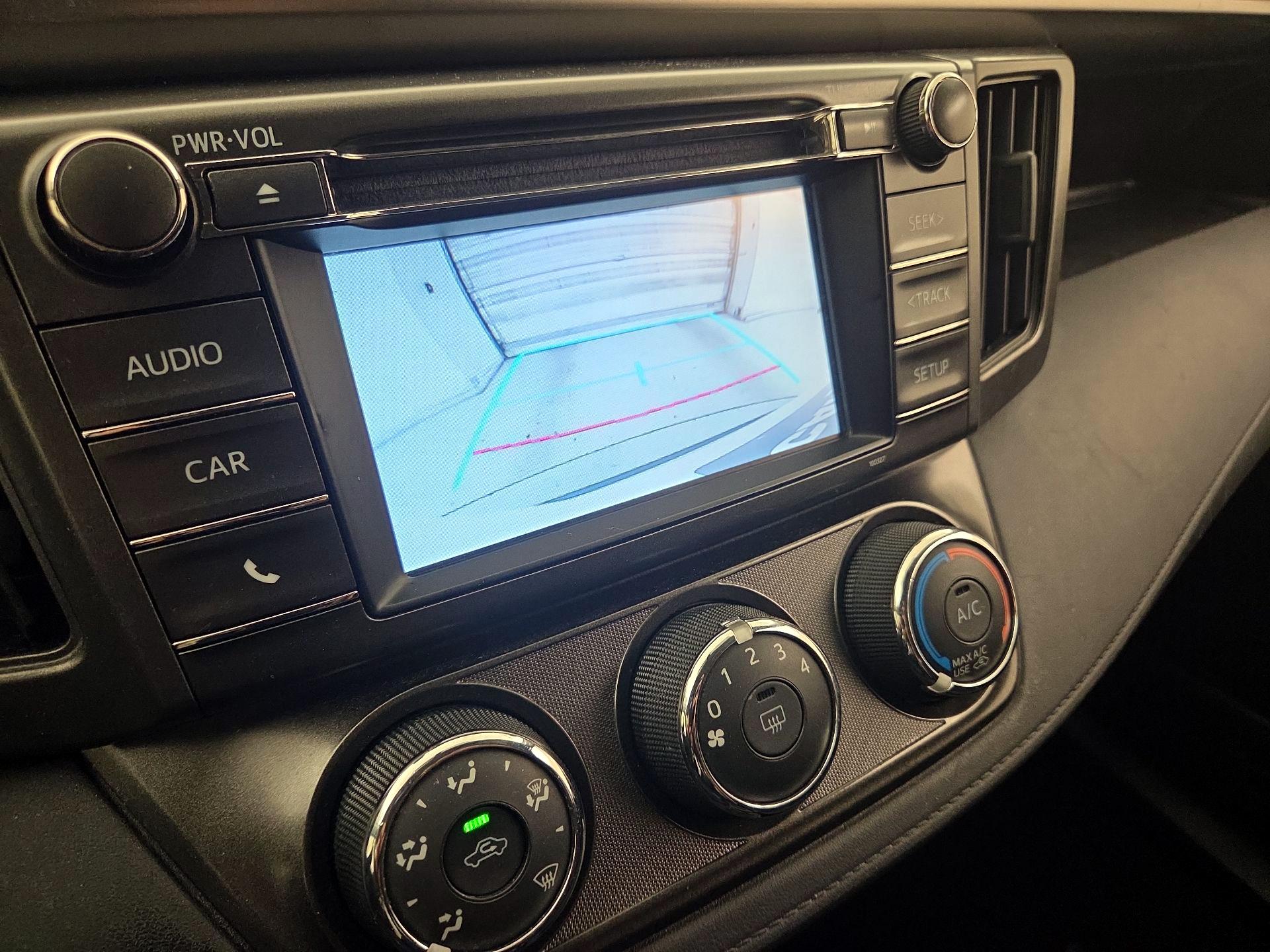 Thumbnail: 2015 Toyota RAV4 - 14