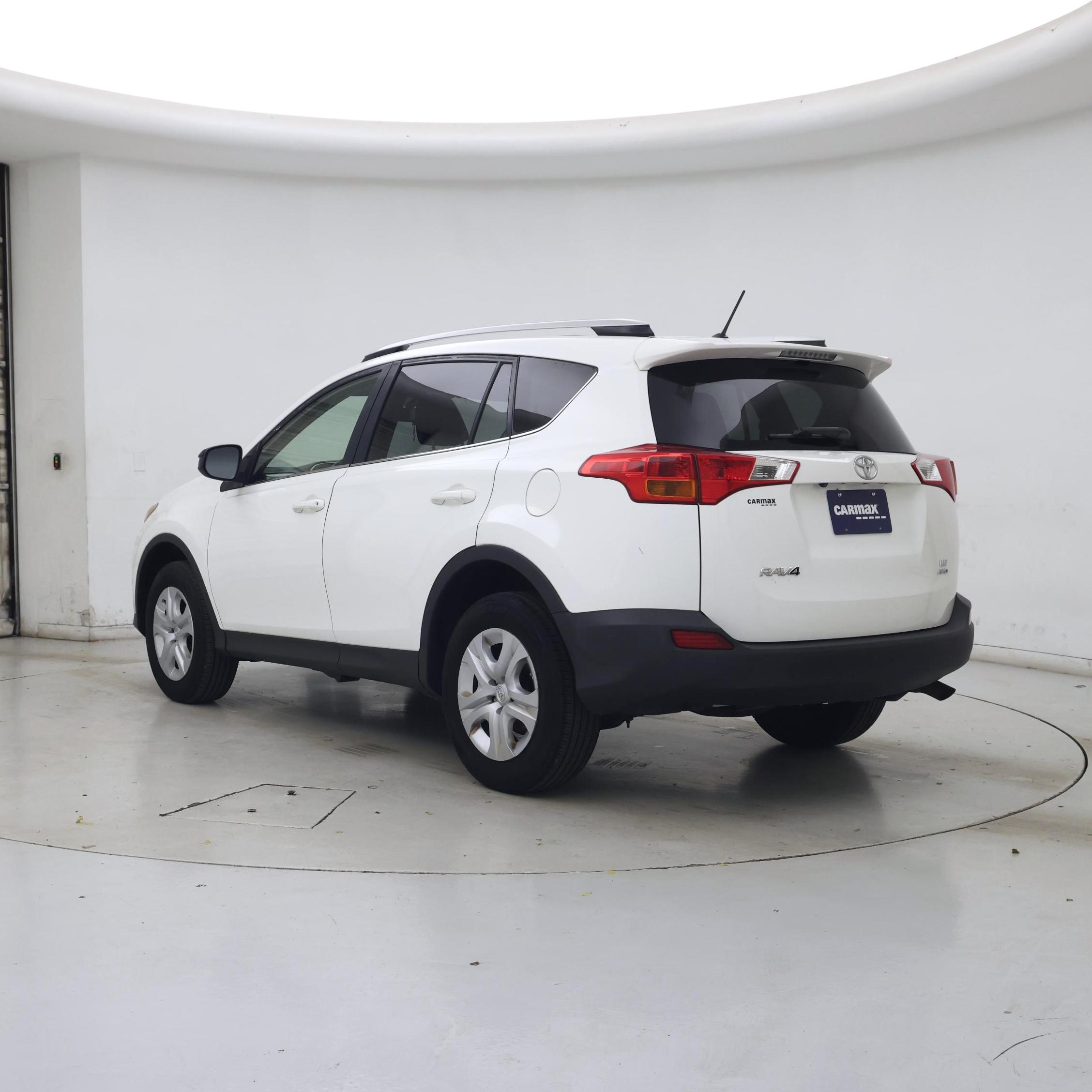 Thumbnail: 2015 Toyota RAV4 - 2