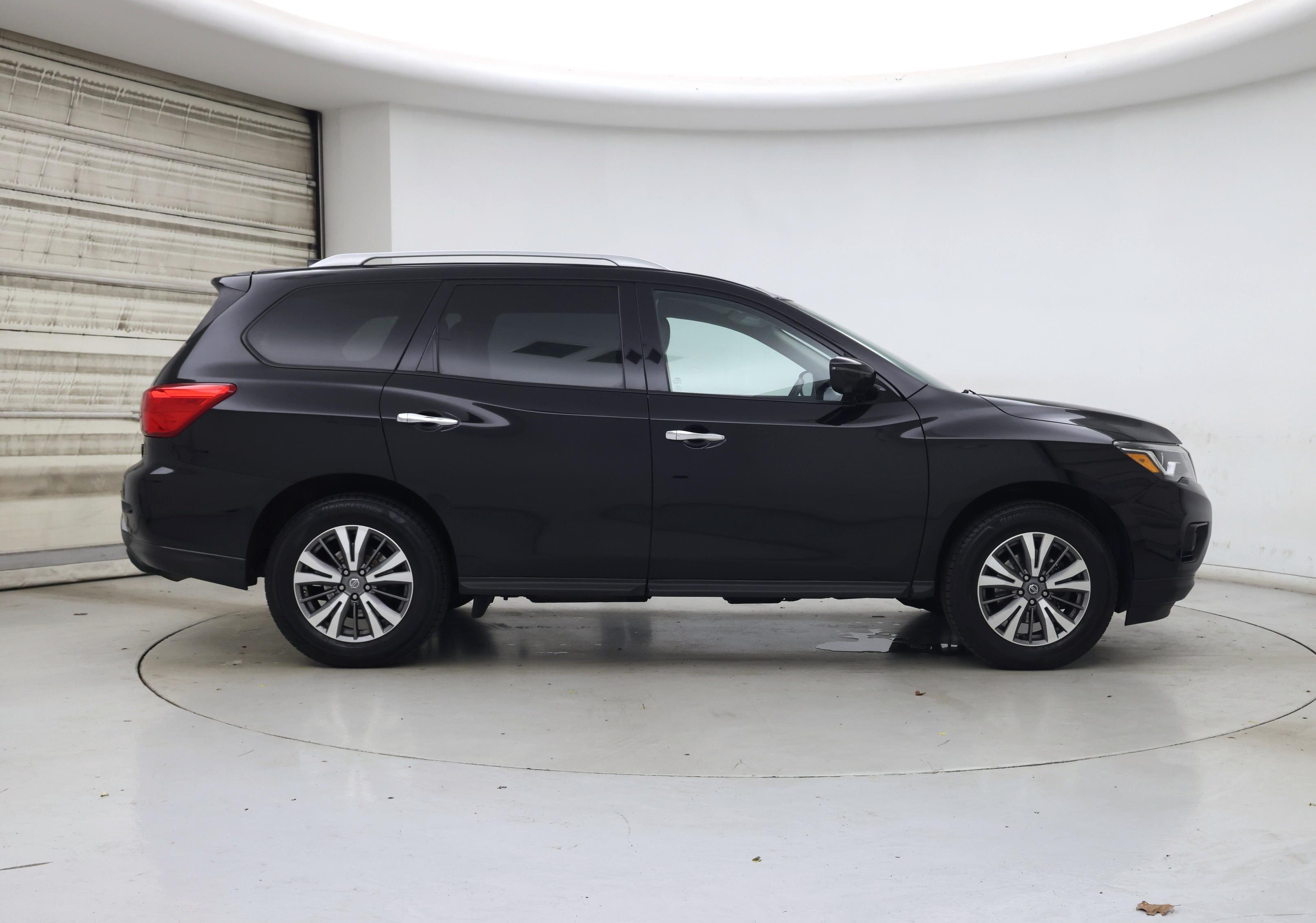 Thumbnail: 2020 Nissan Pathfinder - 7