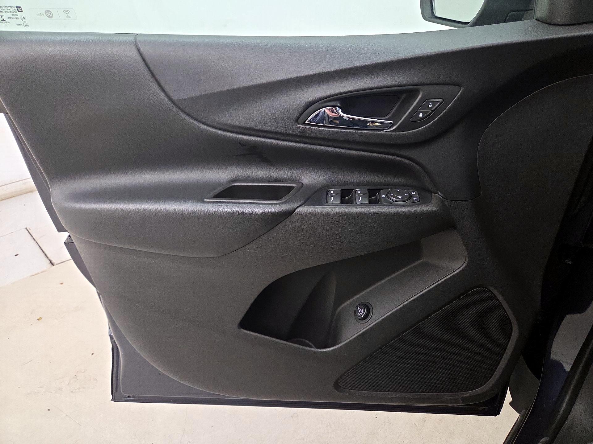 Thumbnail: 2018 Chevrolet Equinox - 12