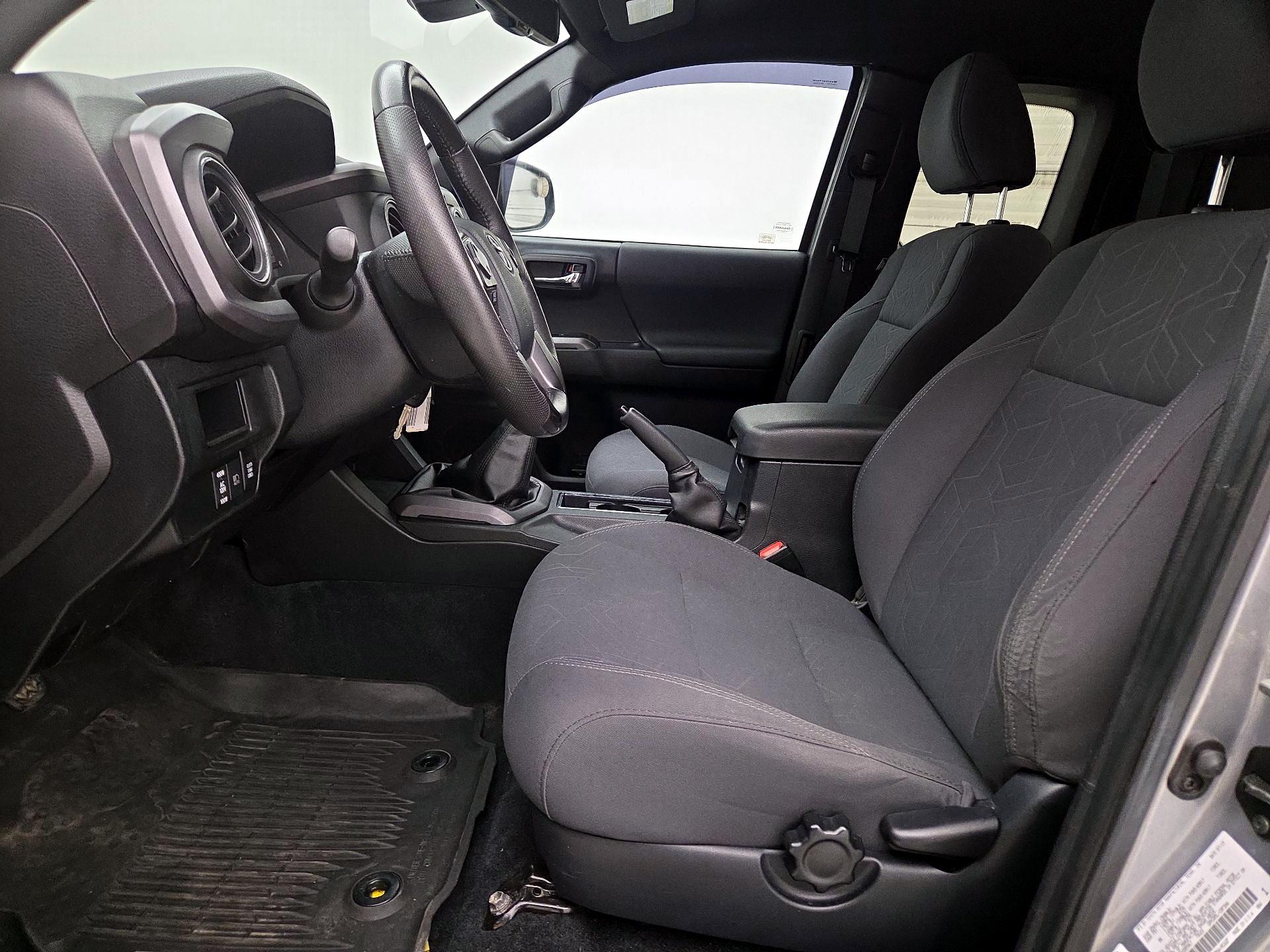 Thumbnail: 2019 Toyota Tacoma - 11