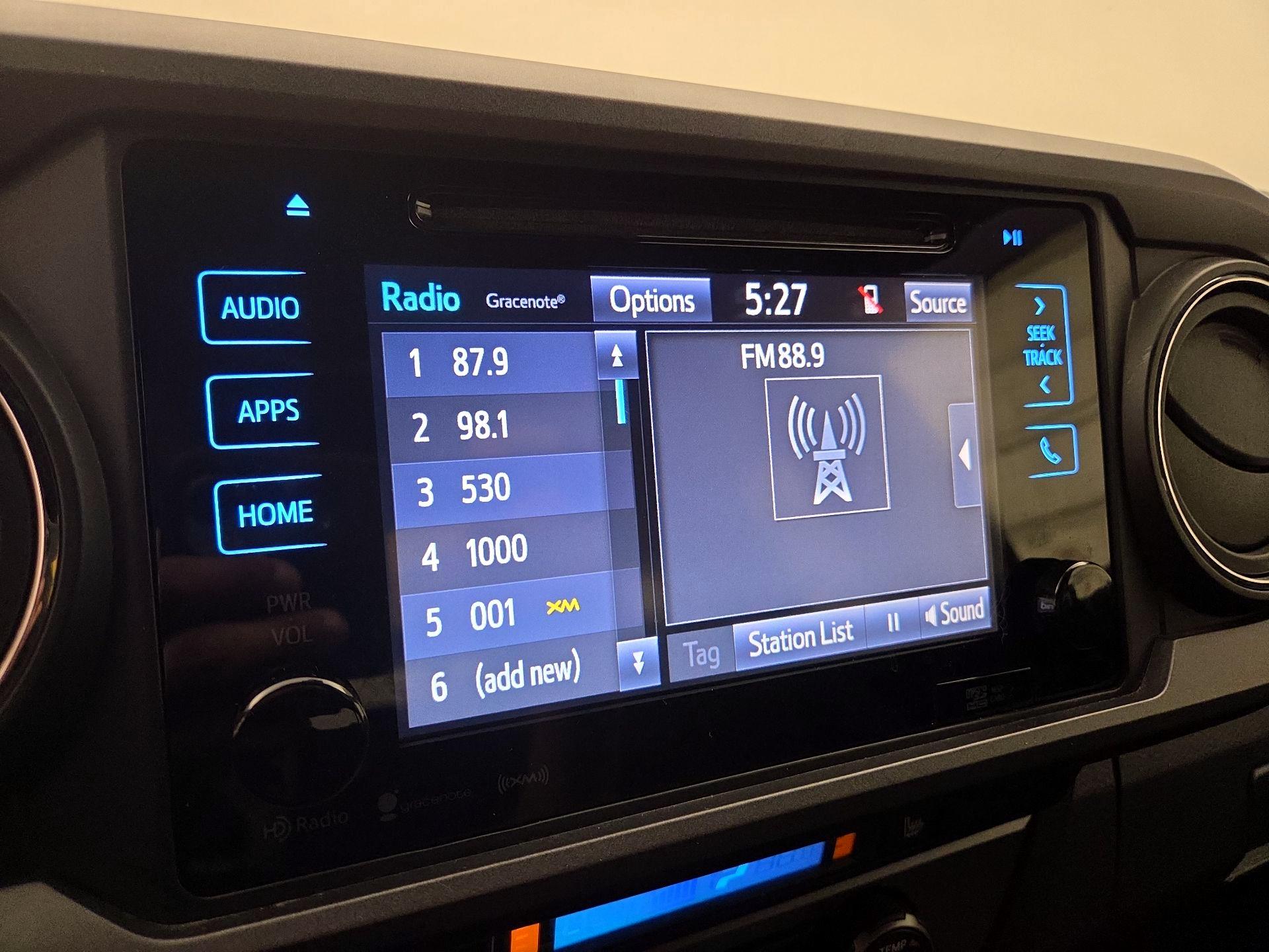 Thumbnail: 2019 Toyota Tacoma - 16