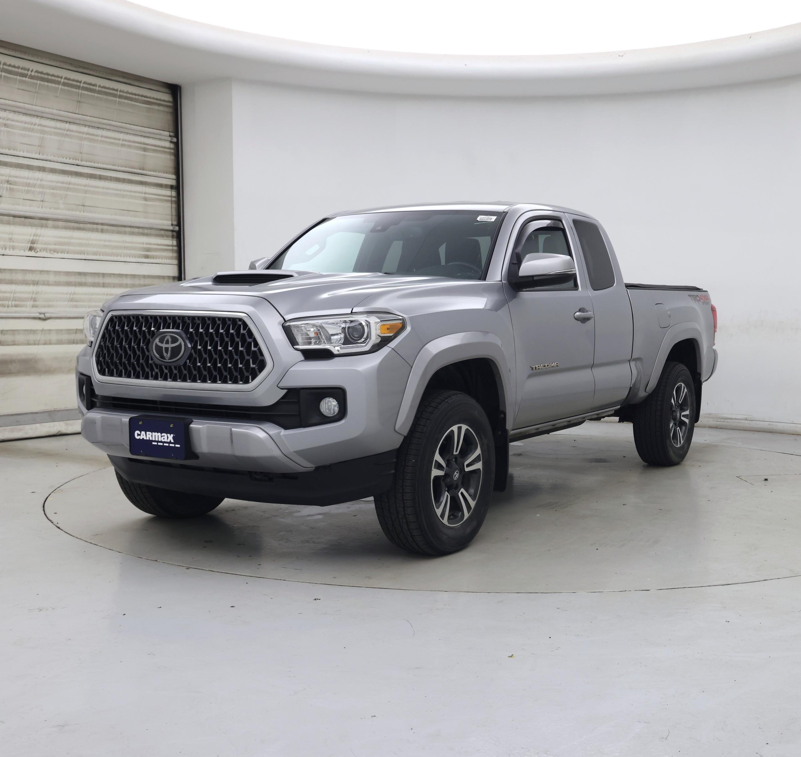 Thumbnail: 2019 Toyota Tacoma - 4