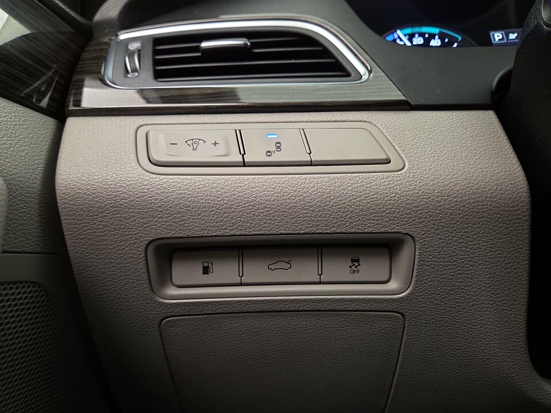 Thumbnail: 2016 Hyundai Sonata - 13