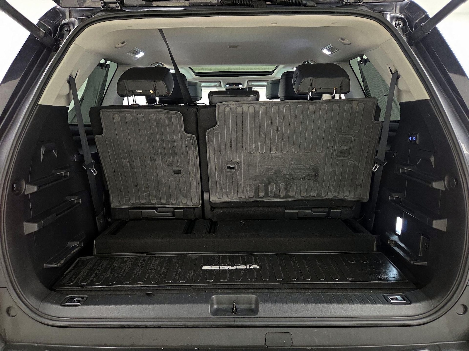2023 Toyota Sequoia TRD Pro - Photo 23