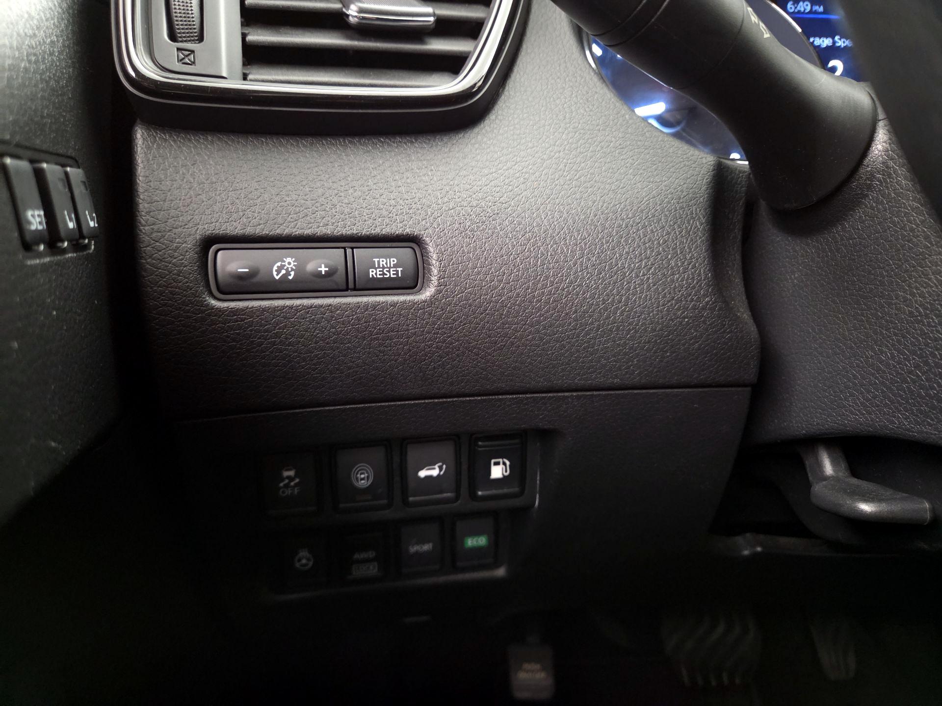 Thumbnail: 2018 Nissan Rogue - 13