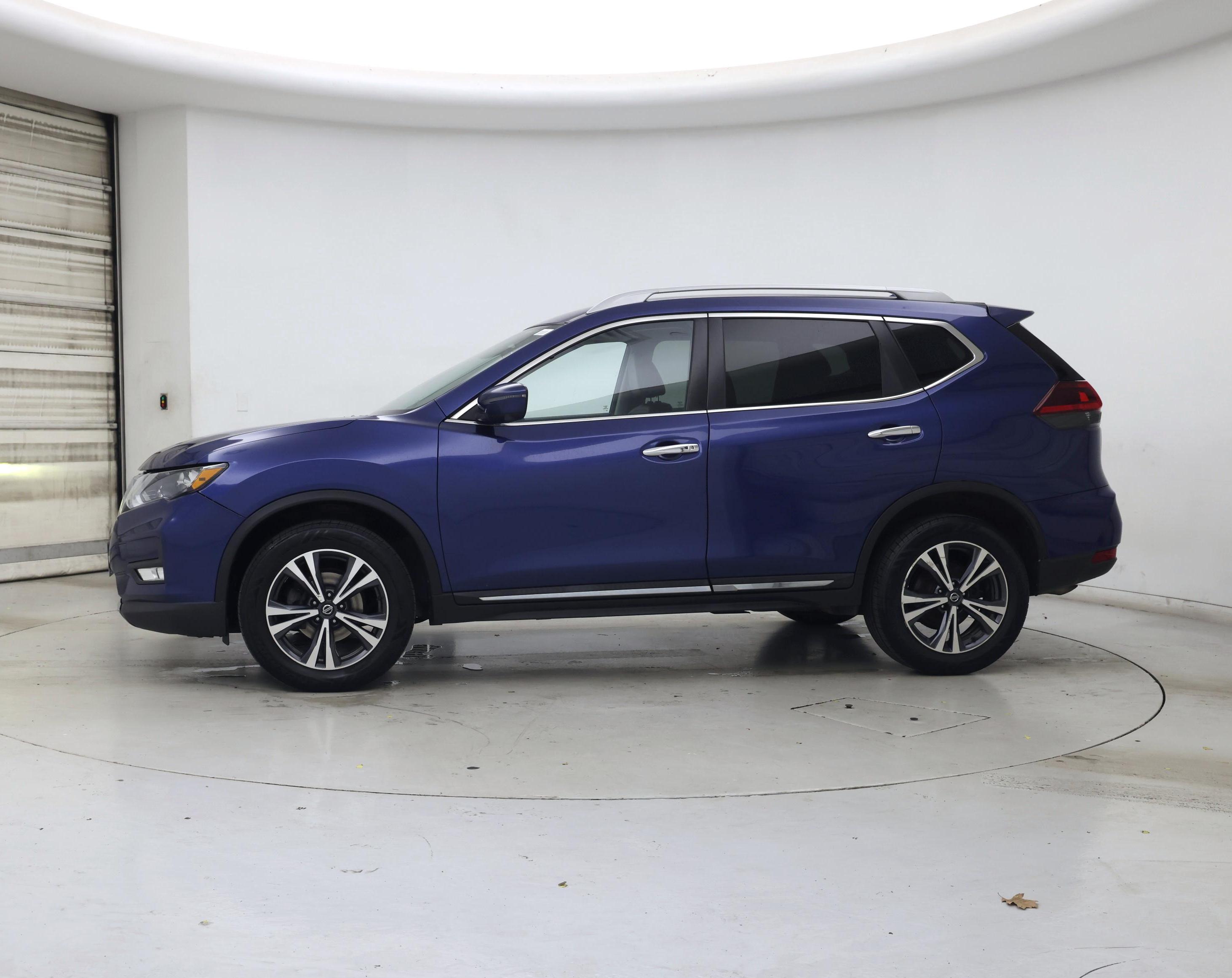 Thumbnail: 2018 Nissan Rogue - 3