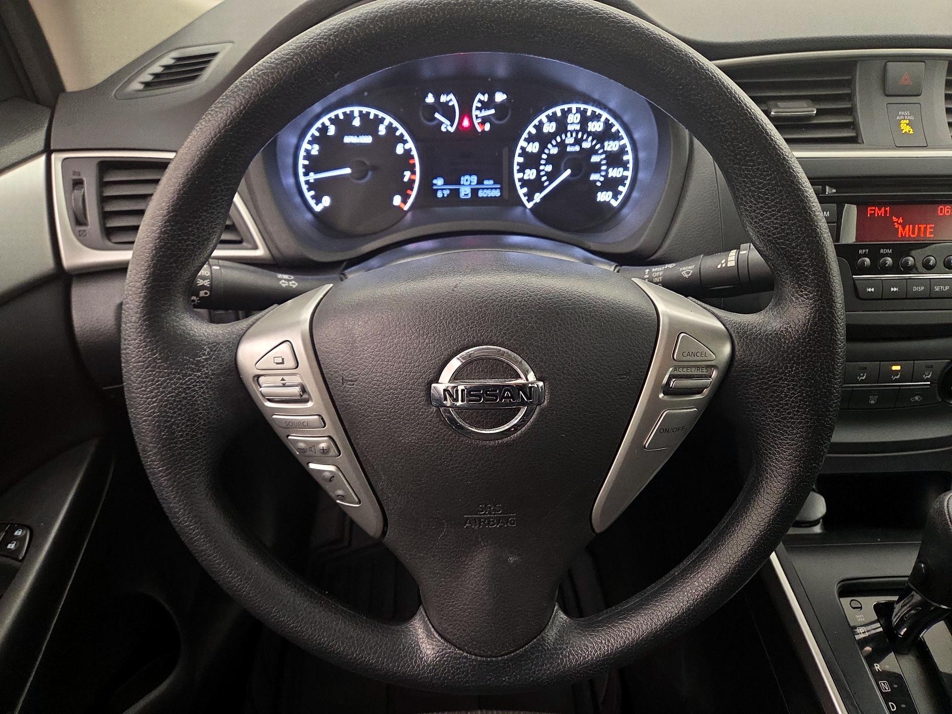 Thumbnail: 2017 Nissan Sentra - 10