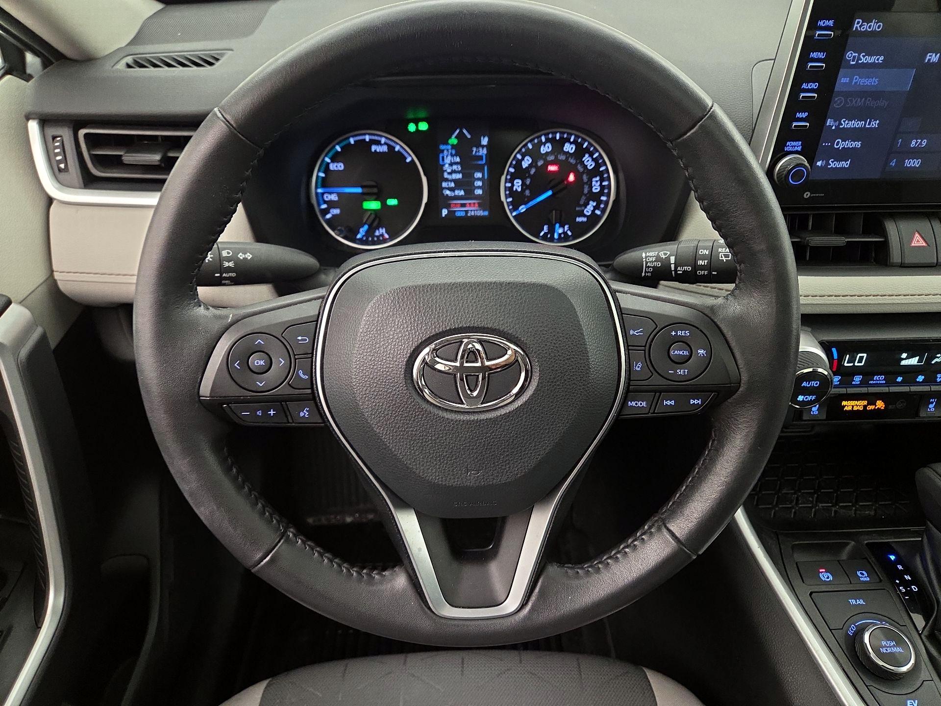 Thumbnail: 2022 Toyota RAV4 - 10