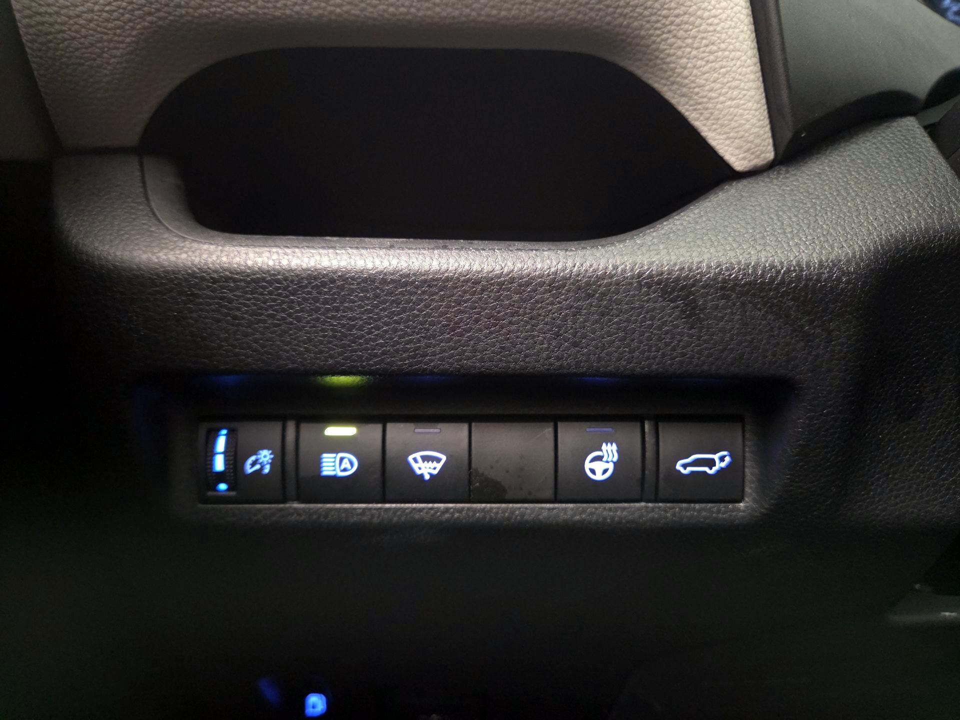 Thumbnail: 2022 Toyota RAV4 - 13