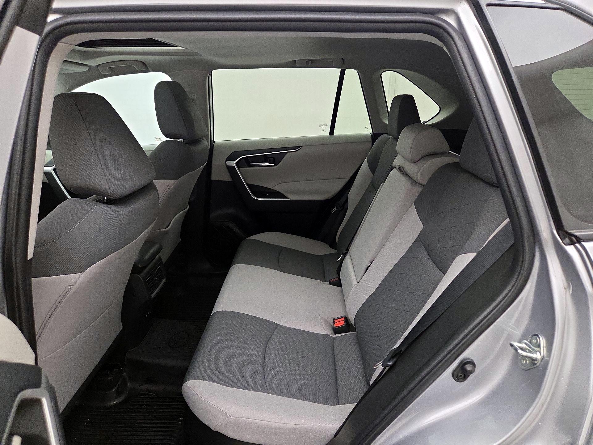 Thumbnail: 2022 Toyota RAV4 - 20