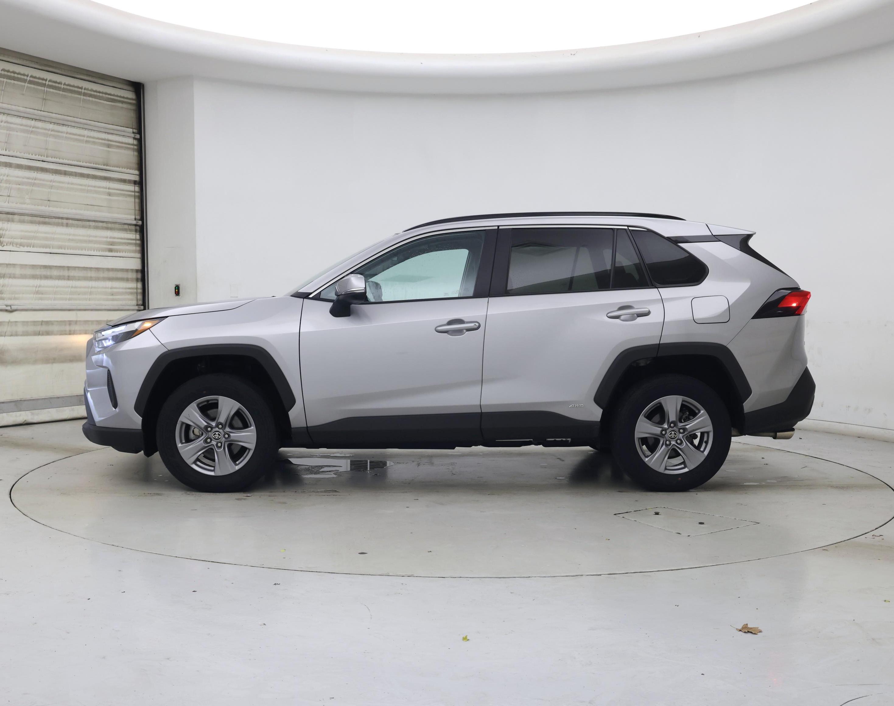 Thumbnail: 2022 Toyota RAV4 - 3