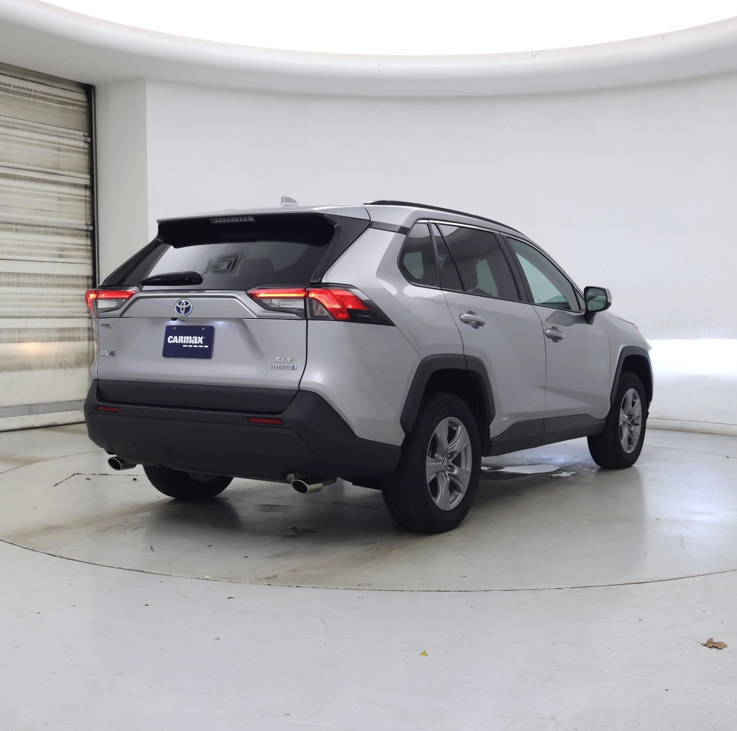 Thumbnail: 2022 Toyota RAV4 - 8