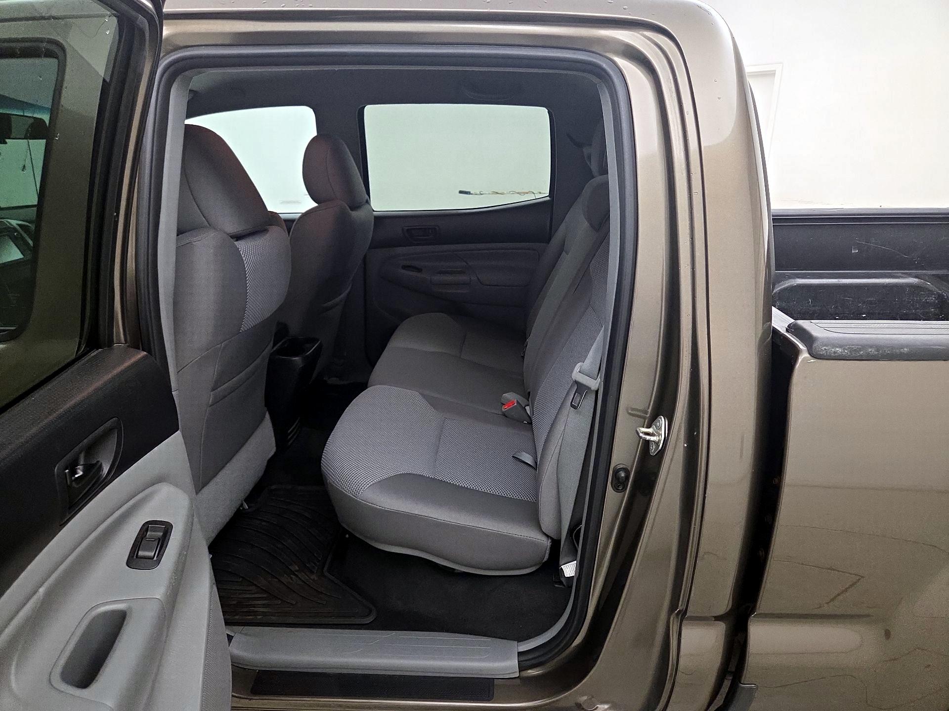 Thumbnail: 2015 Toyota Tacoma - 19