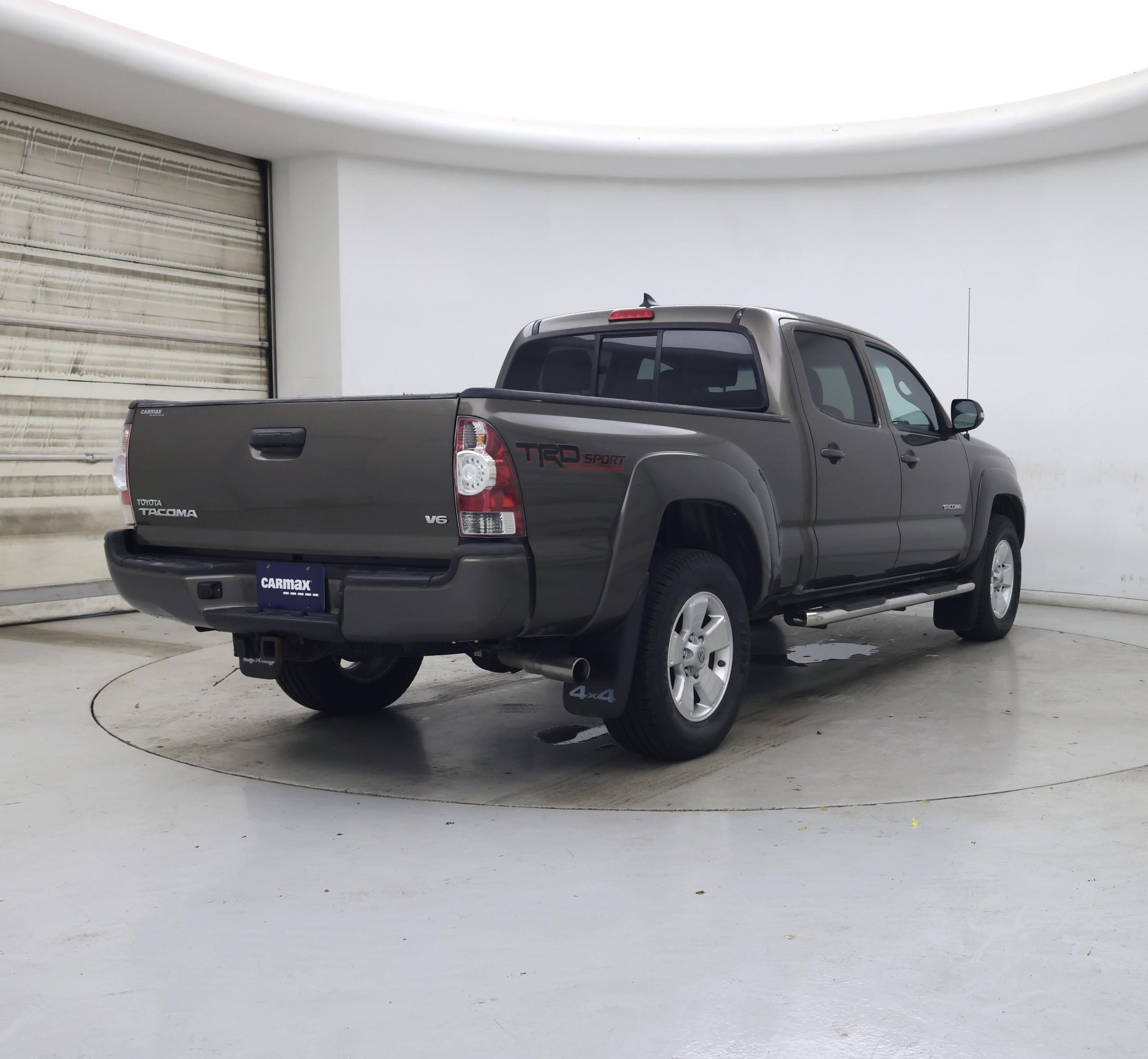 Thumbnail: 2015 Toyota Tacoma - 8