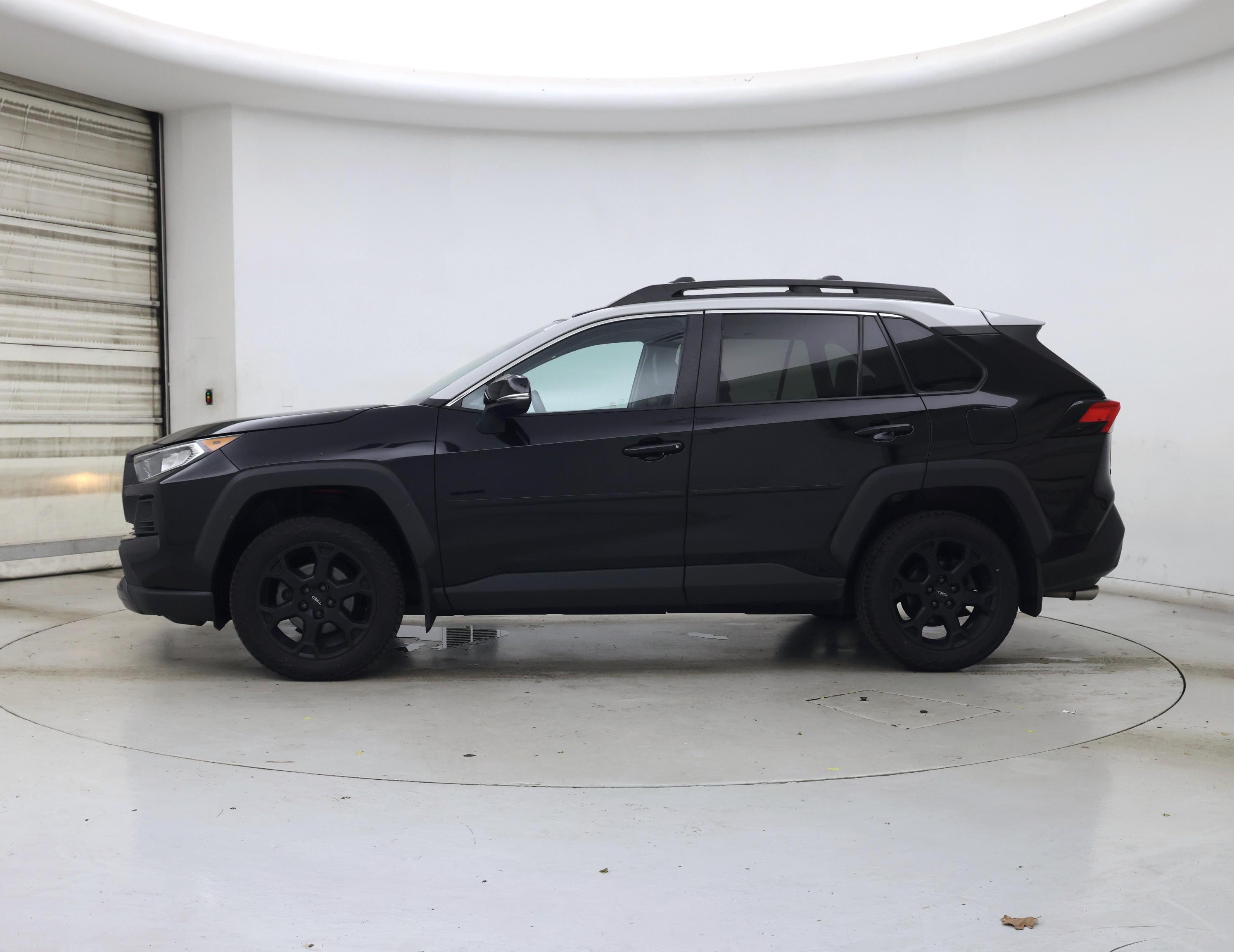 Thumbnail: 2020 Toyota RAV4 - 3