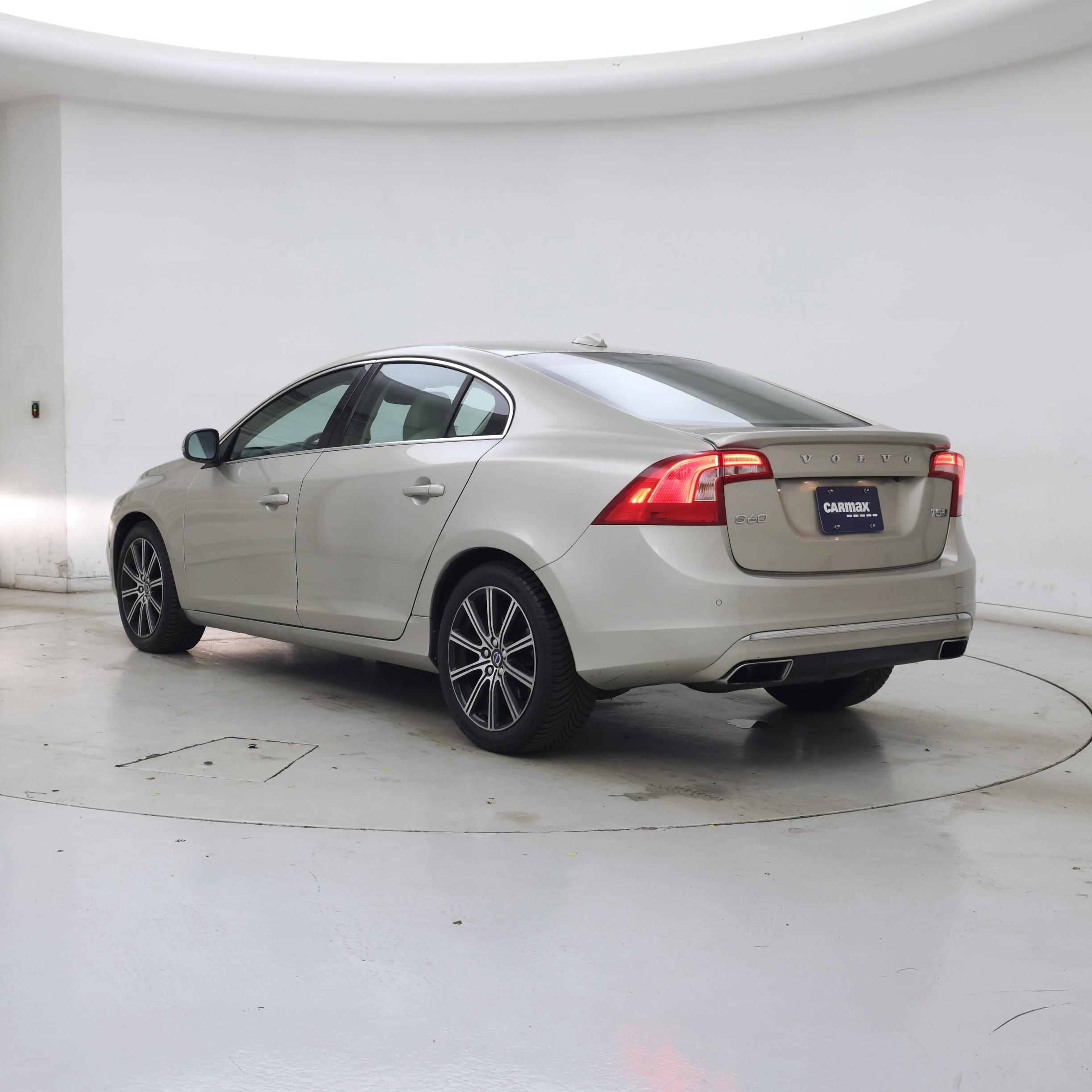 Thumbnail: 2017 Volvo S60 - 2