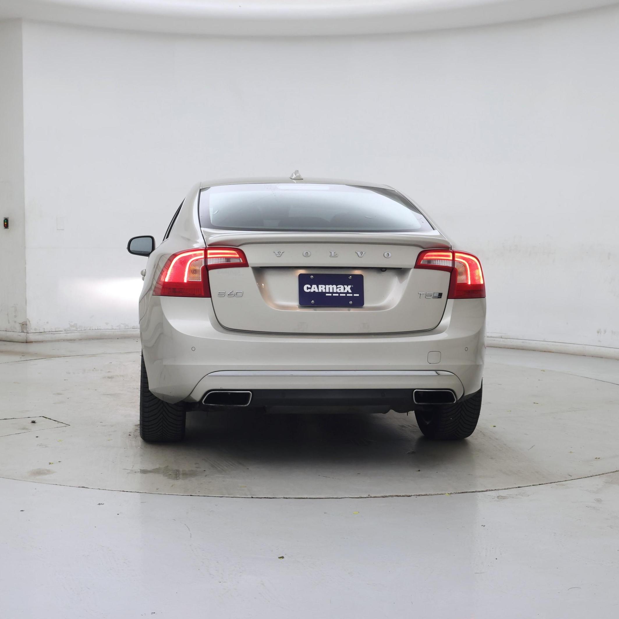 Thumbnail: 2017 Volvo S60 - 6