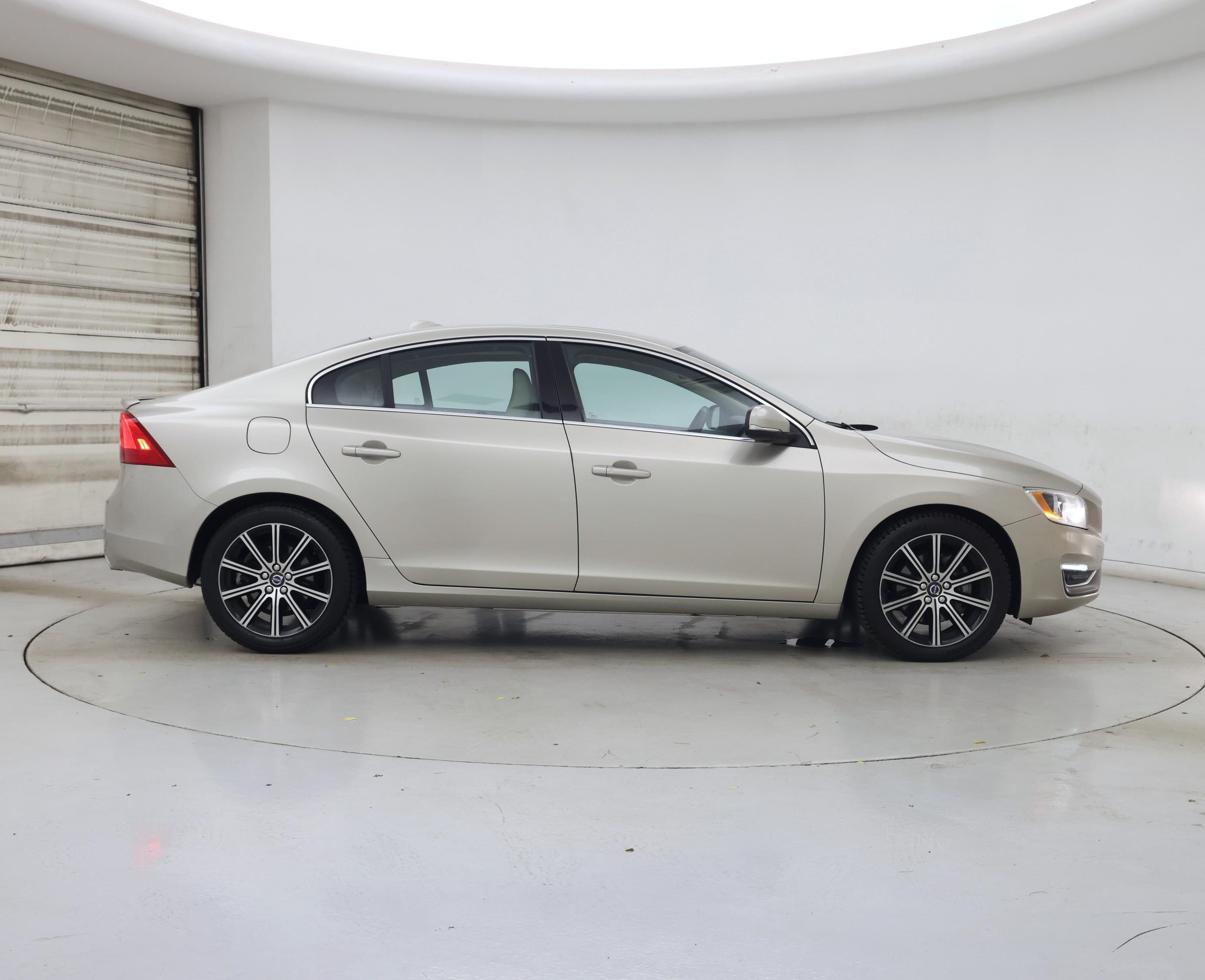 Thumbnail: 2017 Volvo S60 - 7