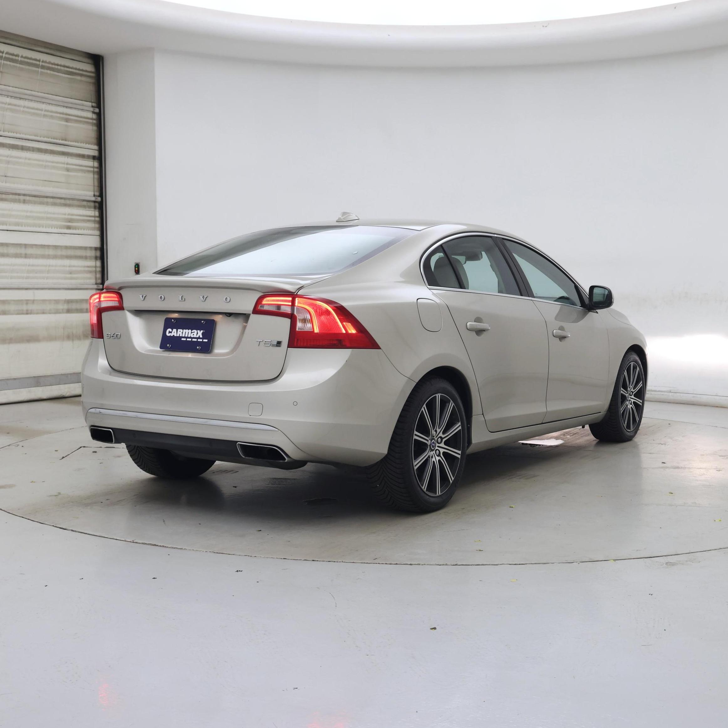 Thumbnail: 2017 Volvo S60 - 8