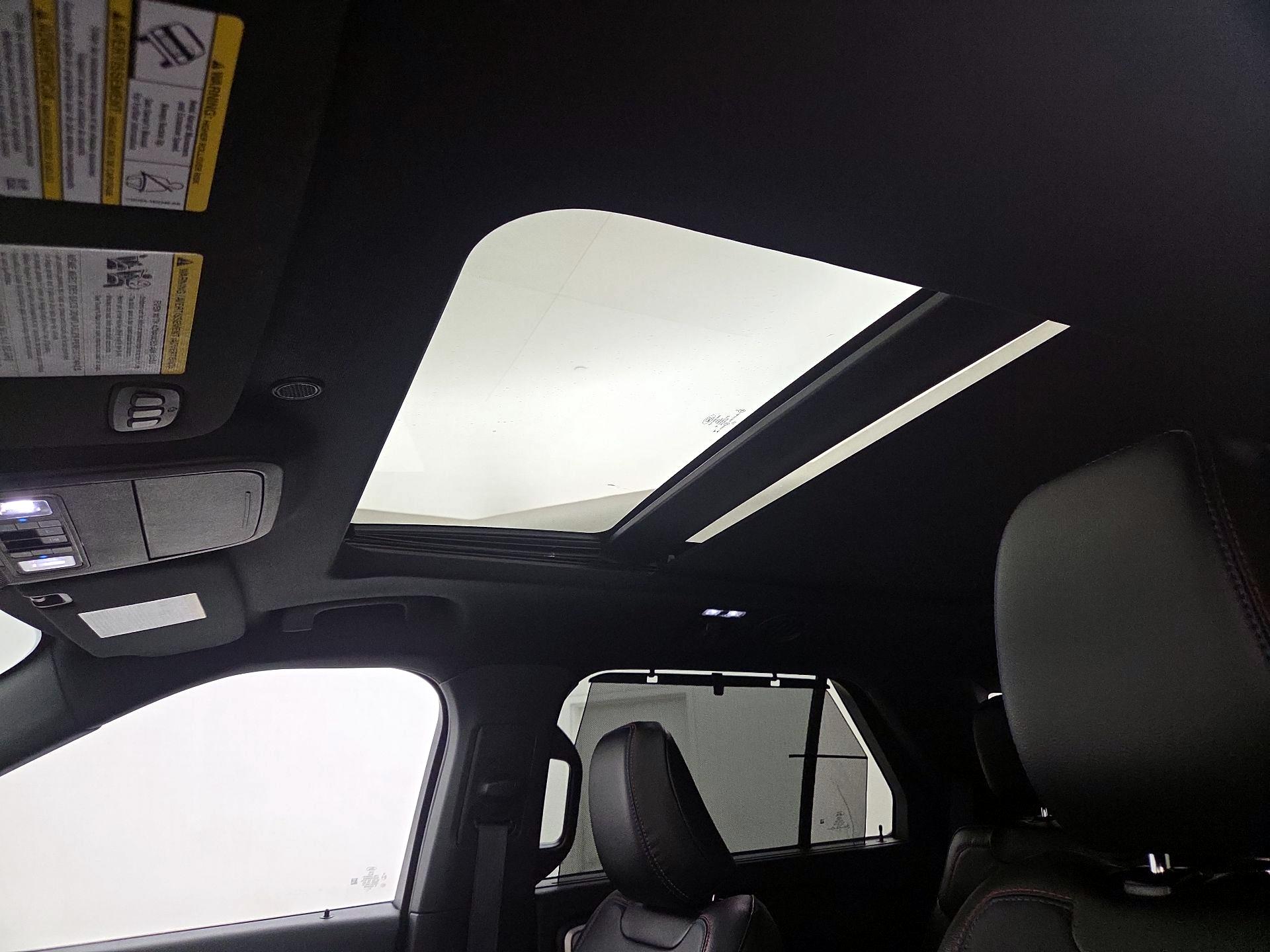 Thumbnail: 2023 Ford Explorer - 20