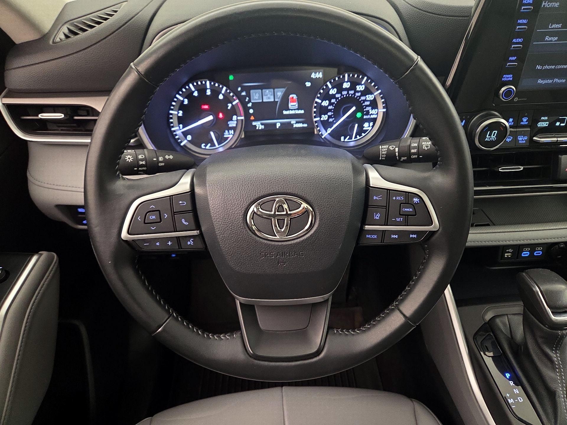 Thumbnail: 2022 Toyota Highlander - 10
