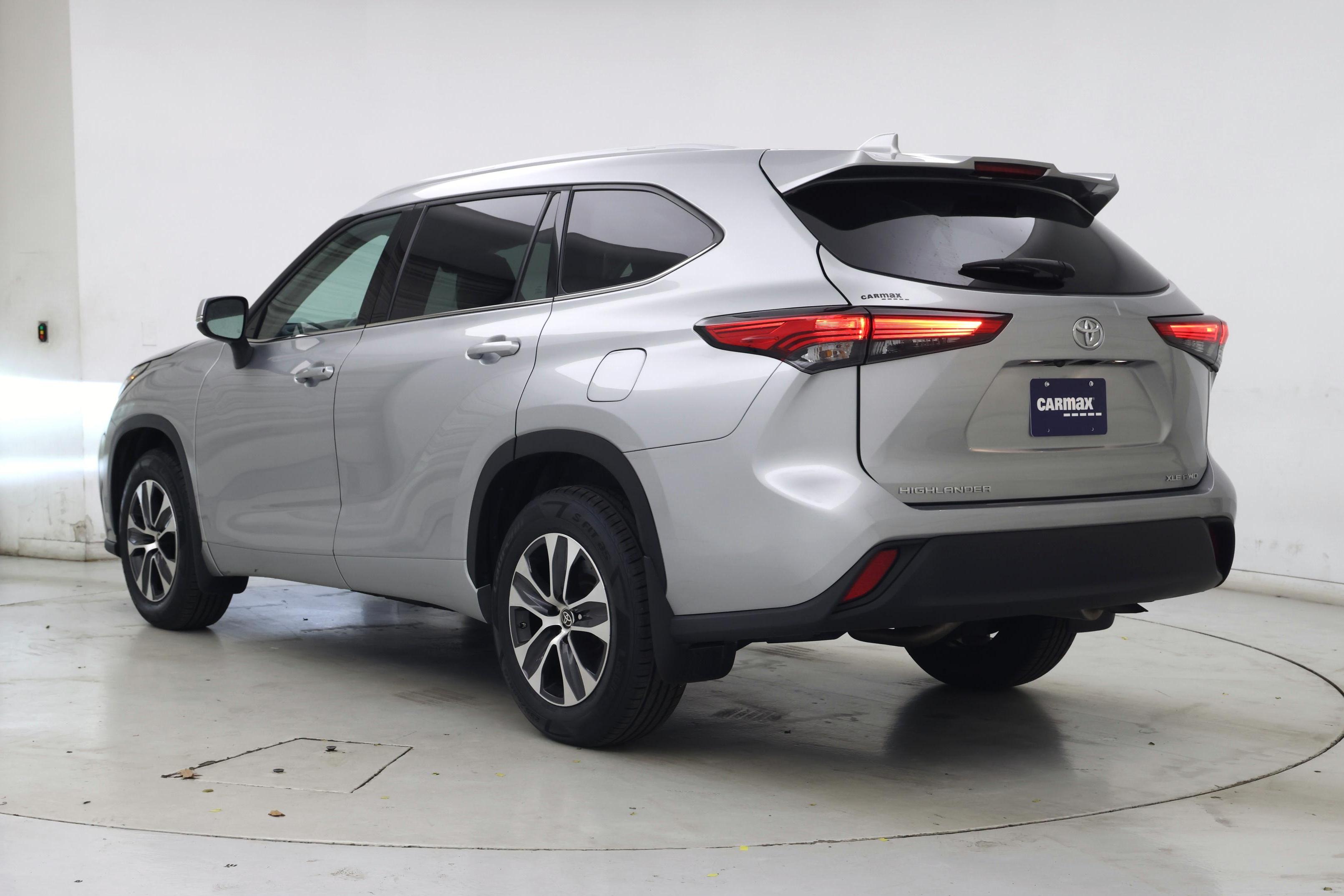 Thumbnail: 2022 Toyota Highlander - 2