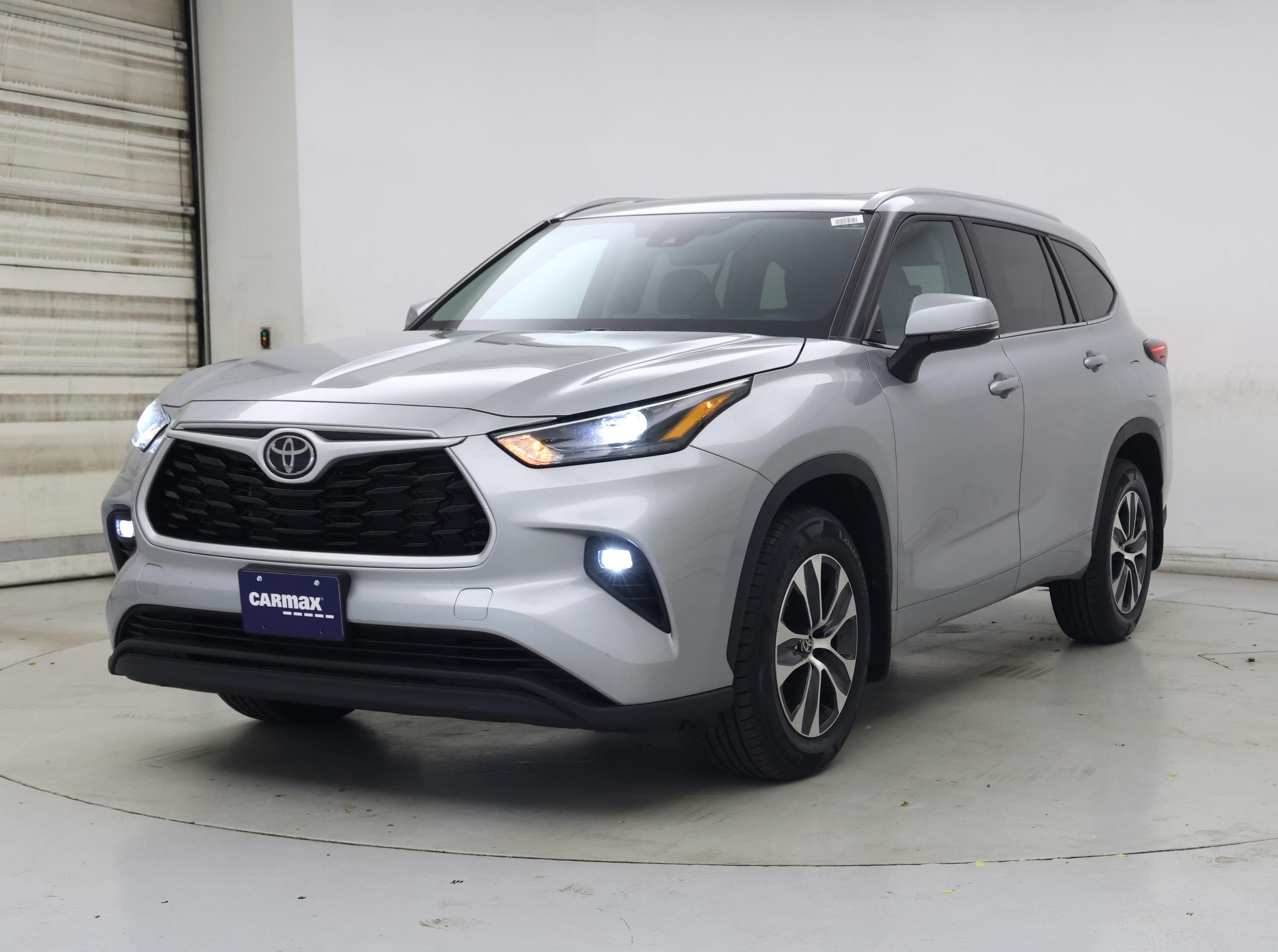 Thumbnail: 2022 Toyota Highlander - 4